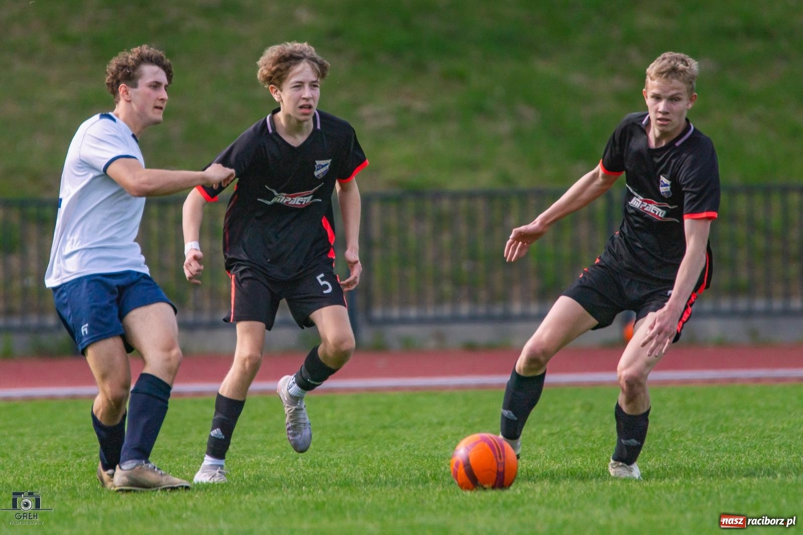 Zdjęcie w galerii na portalu naszraciborz.pl: Choć wiceliderowi się postawili, to punktów nie zdobyli [FOTO] wiadomości z regionu