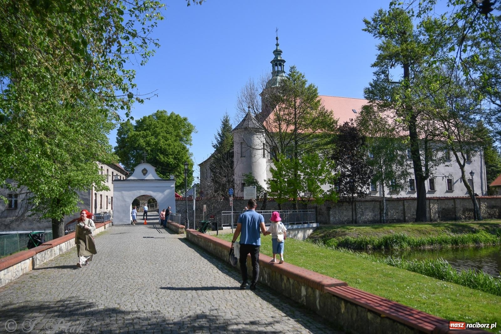 Zdjęcie w galerii na portalu naszraciborz.pl: Diecezjalne Święto Rodziny i XII Jarmark Cysterski w Jemielnicy wiadomości z regionu