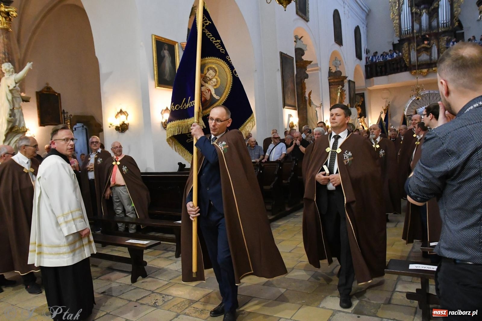 Zdjęcie w galerii na portalu naszraciborz.pl: Diecezjalne Święto Rodziny i XII Jarmark Cysterski w Jemielnicy wiadomości z regionu