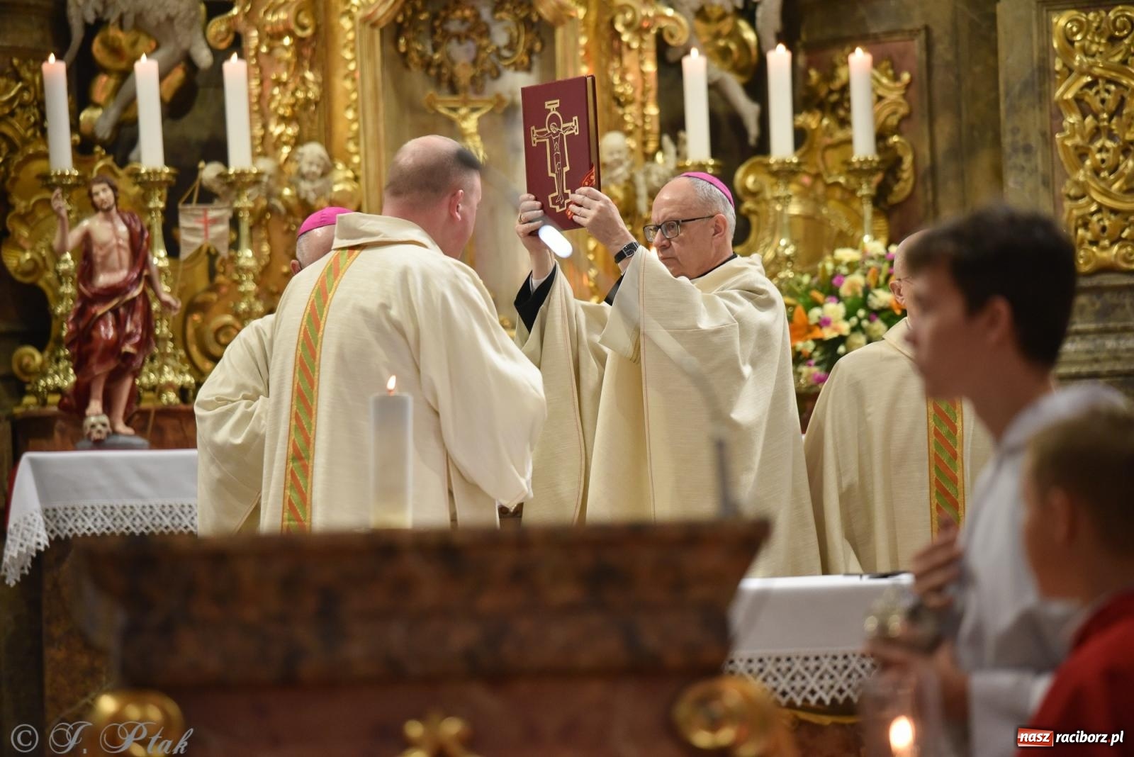 Zdjęcie w galerii na portalu naszraciborz.pl: Diecezjalne Święto Rodziny i XII Jarmark Cysterski w Jemielnicy wiadomości z regionu