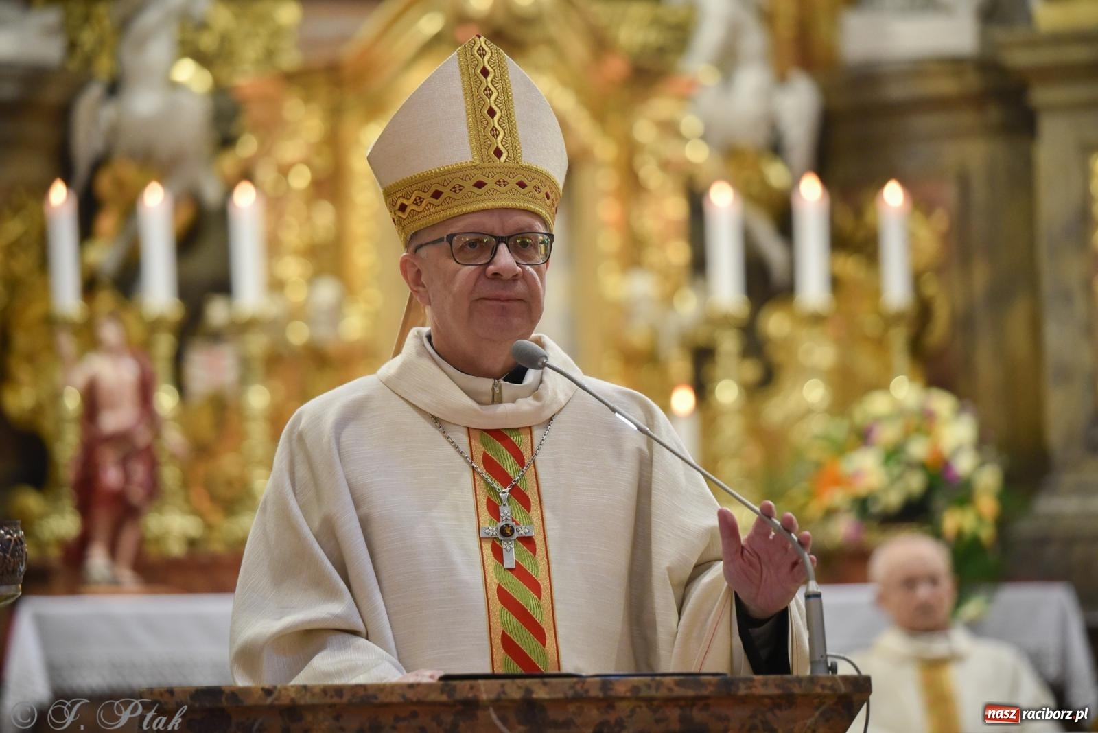 Zdjęcie w galerii na portalu naszraciborz.pl: Diecezjalne Święto Rodziny i XII Jarmark Cysterski w Jemielnicy wiadomości z regionu