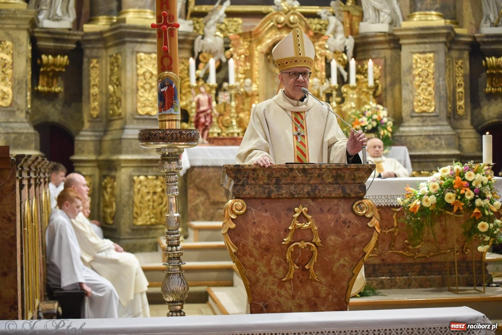 Zdjęcie w galerii na portalu naszraciborz.pl: Diecezjalne Święto Rodziny i XII Jarmark Cysterski w Jemielnicy wiadomości z regionu