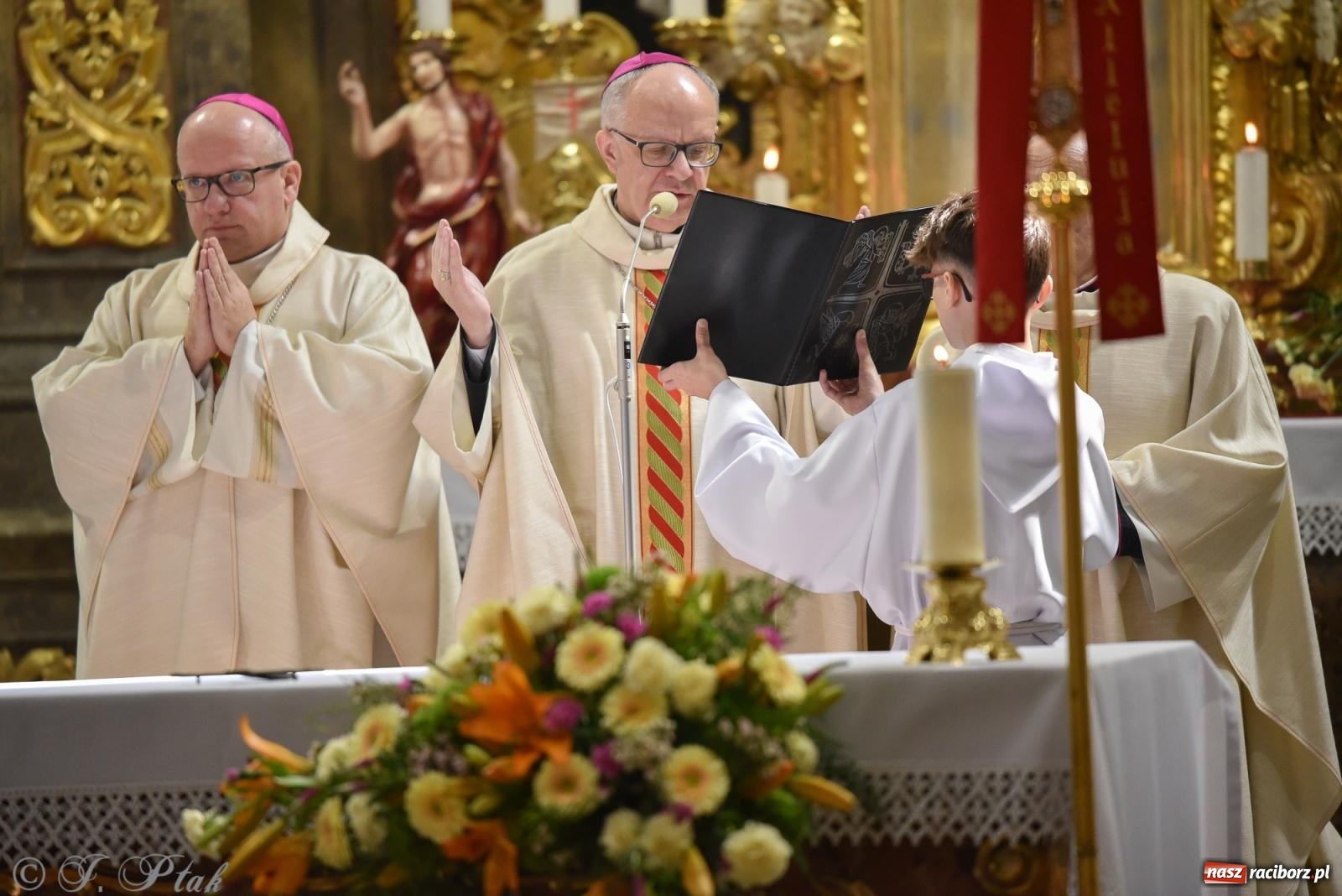 Zdjęcie w galerii na portalu naszraciborz.pl: Diecezjalne Święto Rodziny i XII Jarmark Cysterski w Jemielnicy wiadomości z regionu