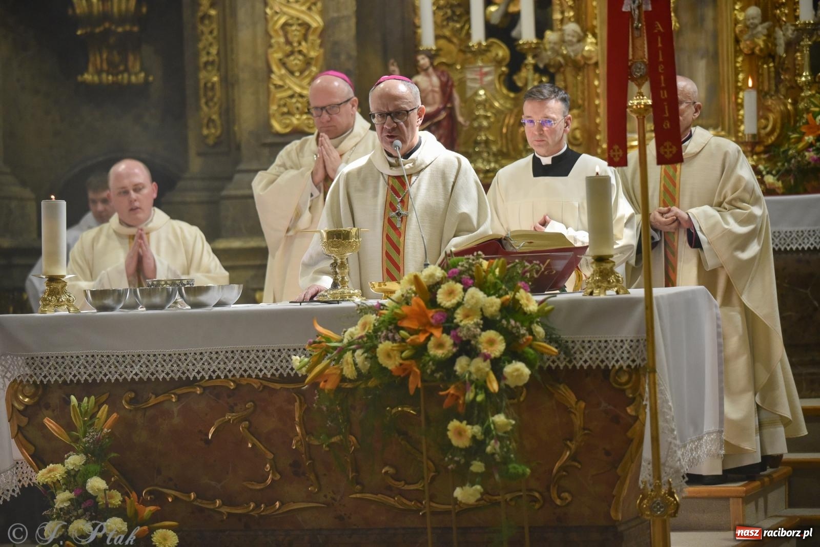 Zdjęcie w galerii na portalu naszraciborz.pl: Diecezjalne Święto Rodziny i XII Jarmark Cysterski w Jemielnicy wiadomości z regionu