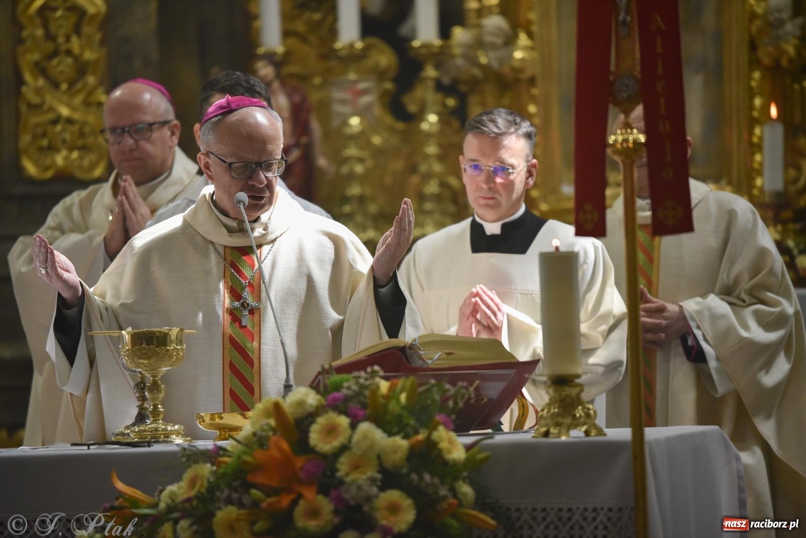 Zdjęcie w galerii na portalu naszraciborz.pl: Diecezjalne Święto Rodziny i XII Jarmark Cysterski w Jemielnicy wiadomości z regionu