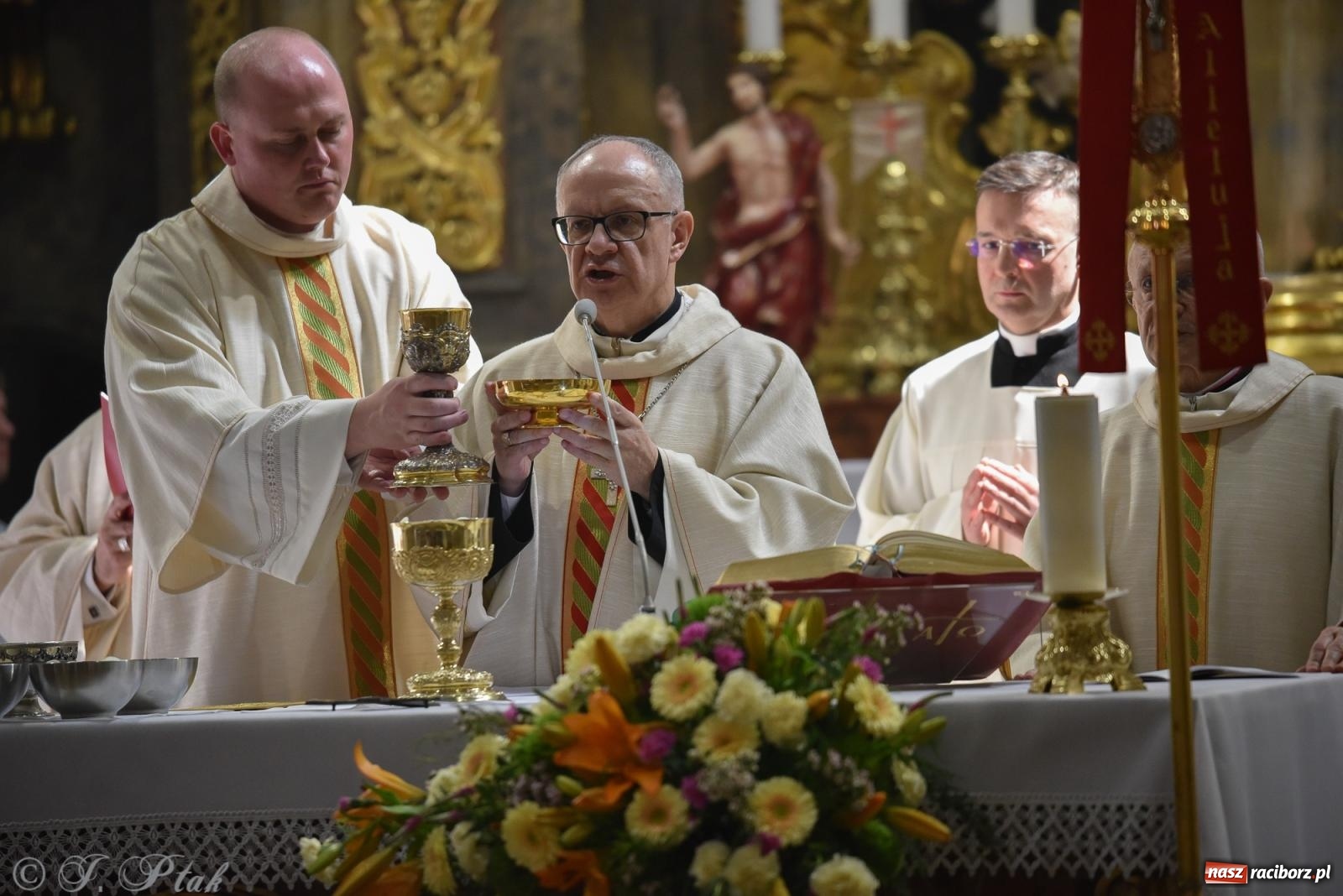 Zdjęcie w galerii na portalu naszraciborz.pl: Diecezjalne Święto Rodziny i XII Jarmark Cysterski w Jemielnicy wiadomości z regionu