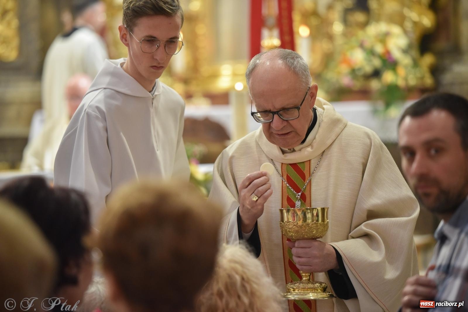 Zdjęcie w galerii na portalu naszraciborz.pl: Diecezjalne Święto Rodziny i XII Jarmark Cysterski w Jemielnicy wiadomości z regionu