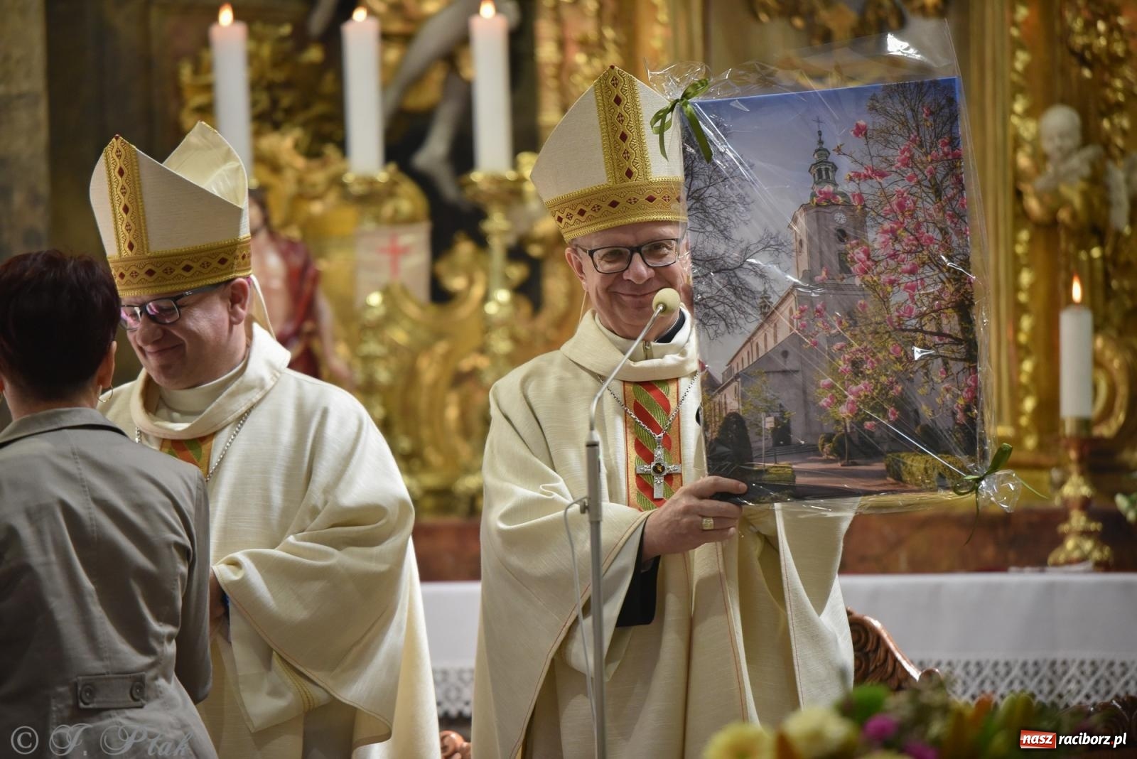 Zdjęcie w galerii na portalu naszraciborz.pl: Diecezjalne Święto Rodziny i XII Jarmark Cysterski w Jemielnicy wiadomości z regionu