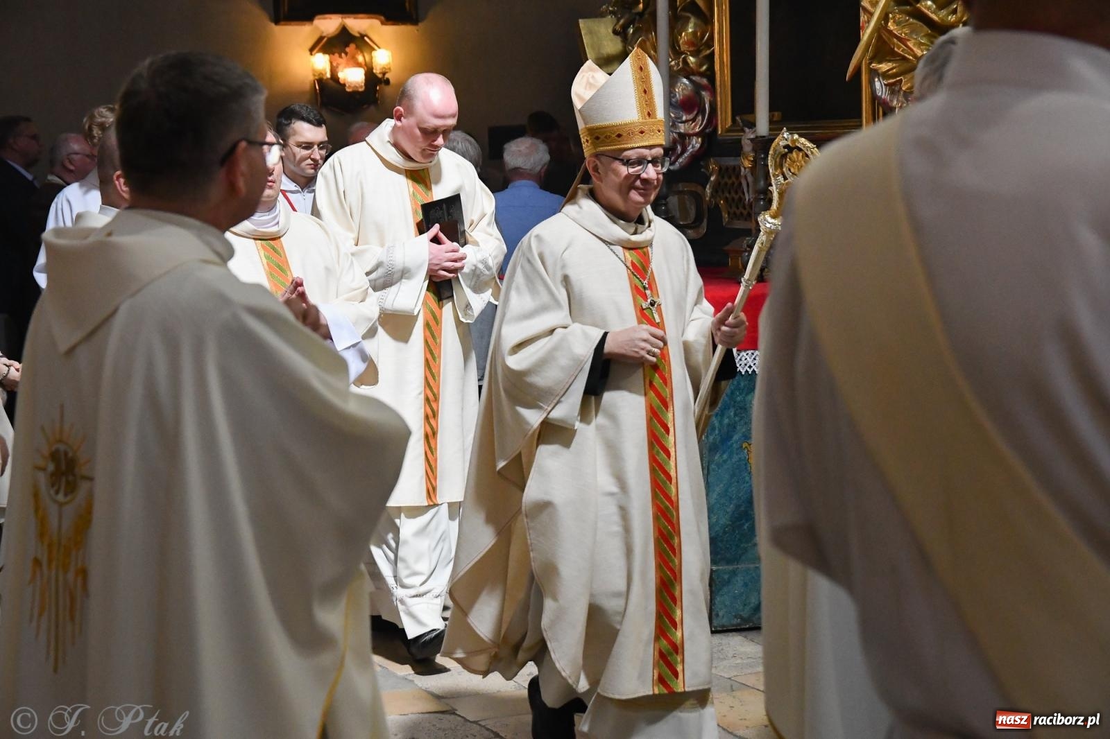 Zdjęcie w galerii na portalu naszraciborz.pl: Diecezjalne Święto Rodziny i XII Jarmark Cysterski w Jemielnicy wiadomości z regionu