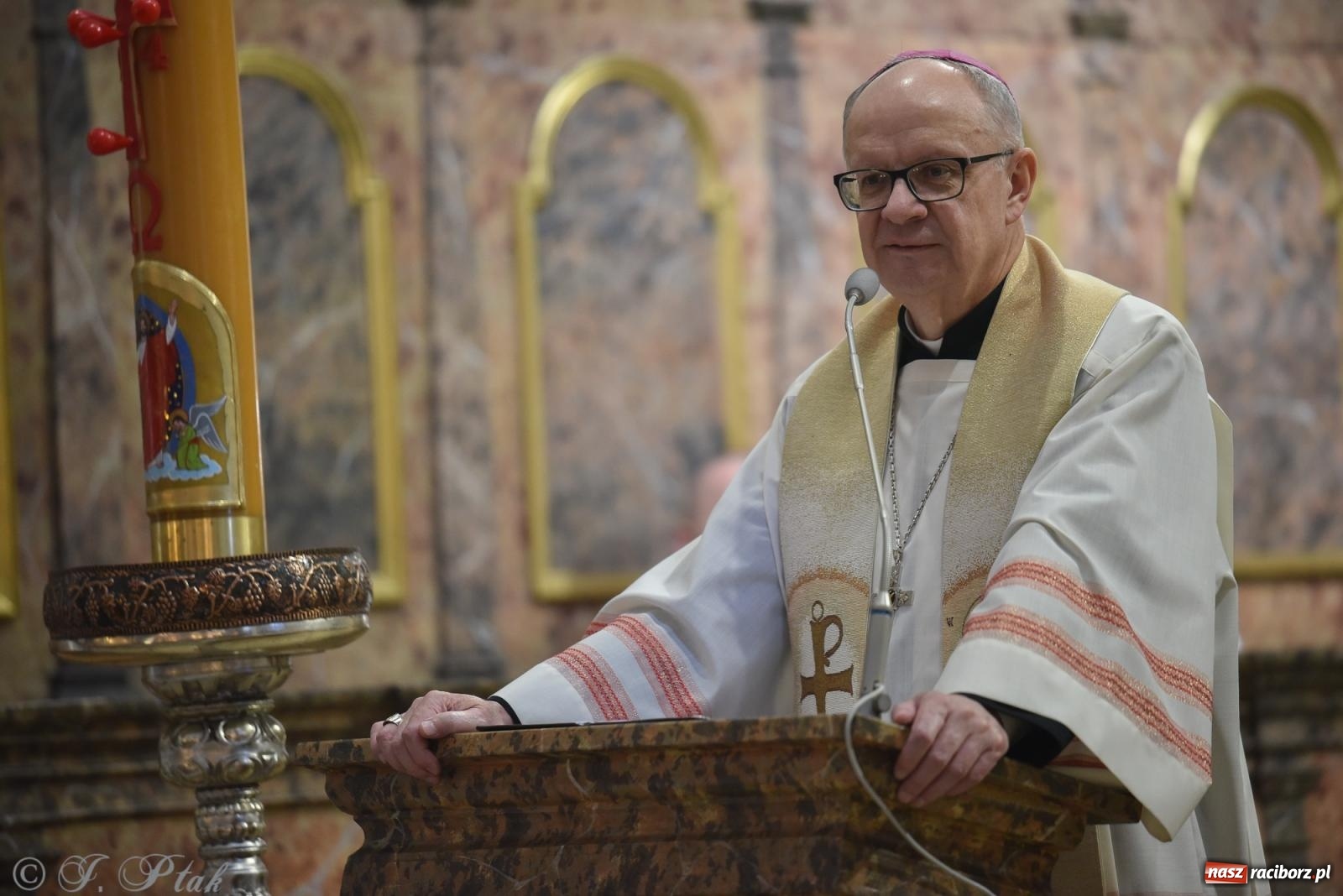 Zdjęcie w galerii na portalu naszraciborz.pl: Diecezjalne Święto Rodziny i XII Jarmark Cysterski w Jemielnicy wiadomości z regionu