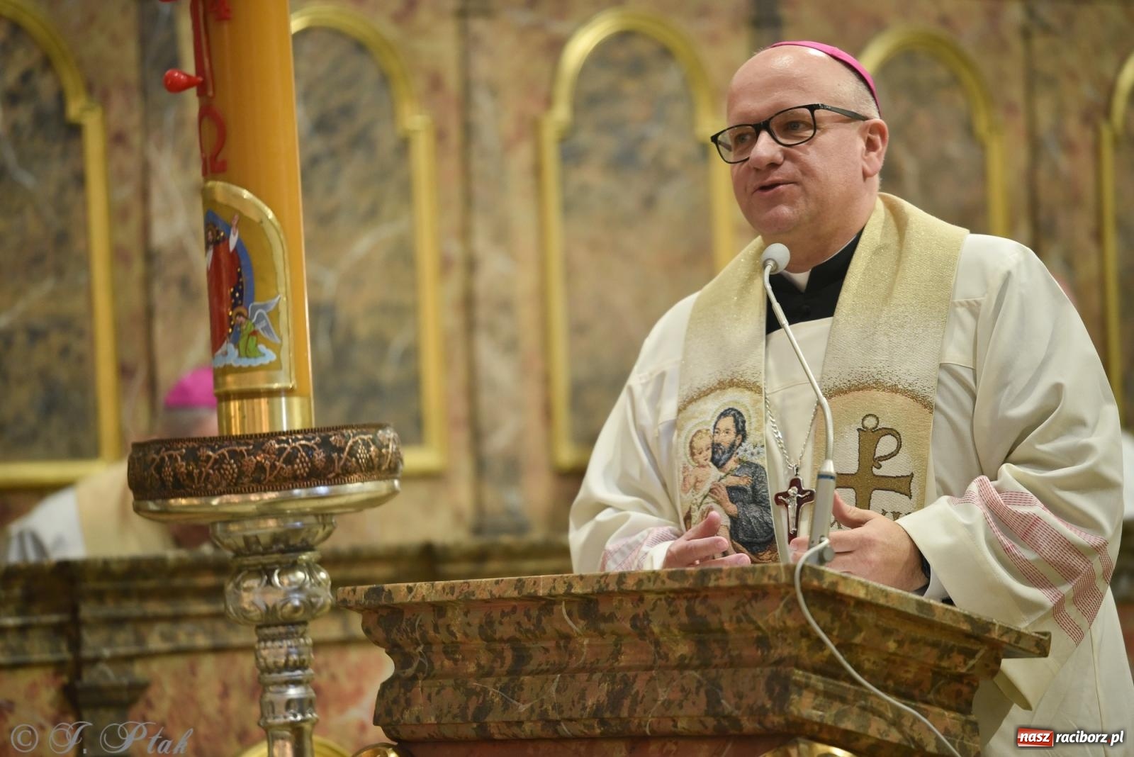 Zdjęcie w galerii na portalu naszraciborz.pl: Diecezjalne Święto Rodziny i XII Jarmark Cysterski w Jemielnicy wiadomości z regionu