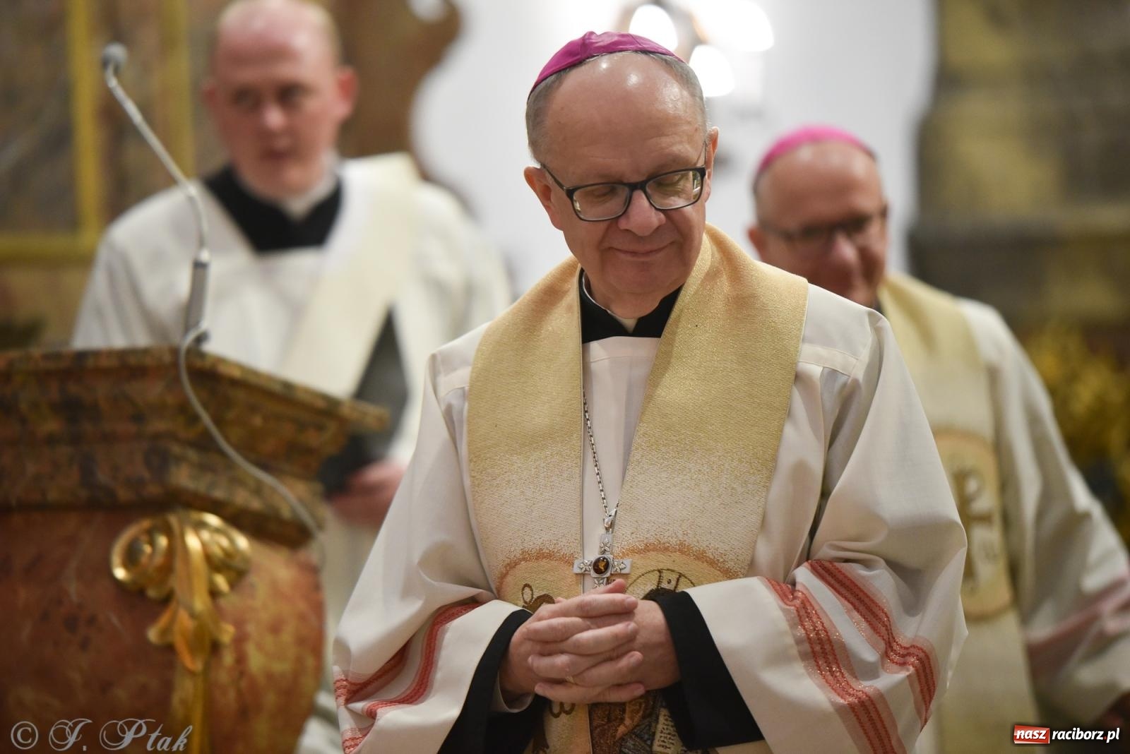 Zdjęcie w galerii na portalu naszraciborz.pl: Diecezjalne Święto Rodziny i XII Jarmark Cysterski w Jemielnicy wiadomości z regionu