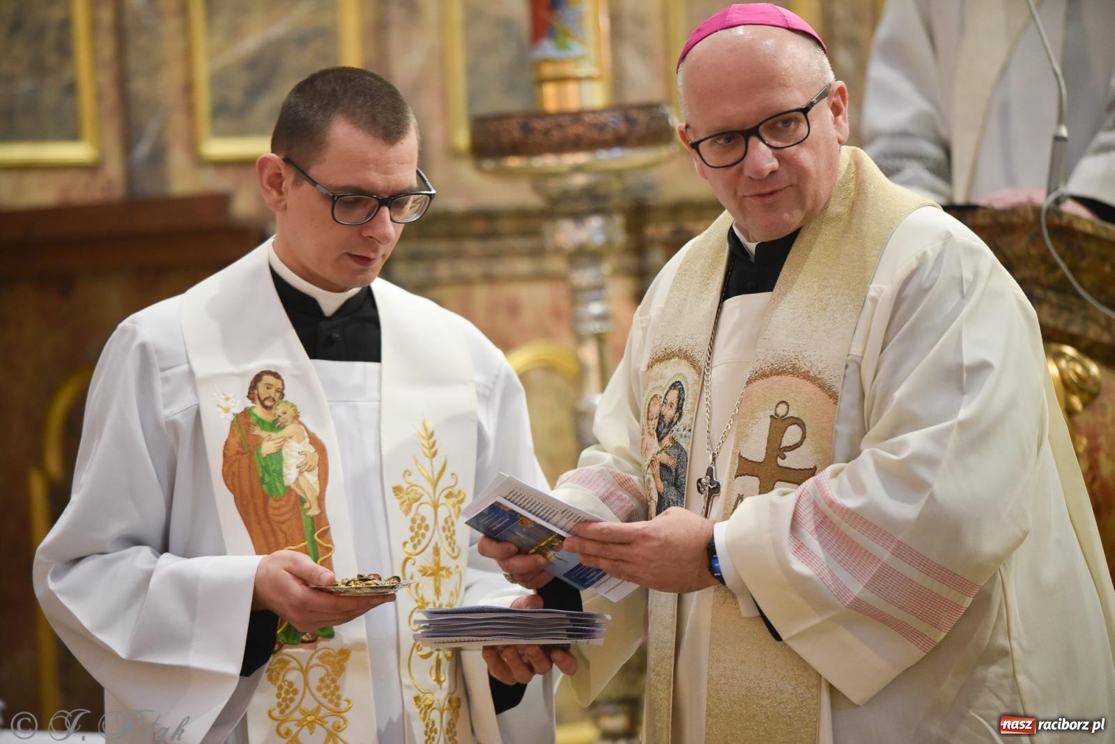 Zdjęcie w galerii na portalu naszraciborz.pl: Diecezjalne Święto Rodziny i XII Jarmark Cysterski w Jemielnicy wiadomości z regionu