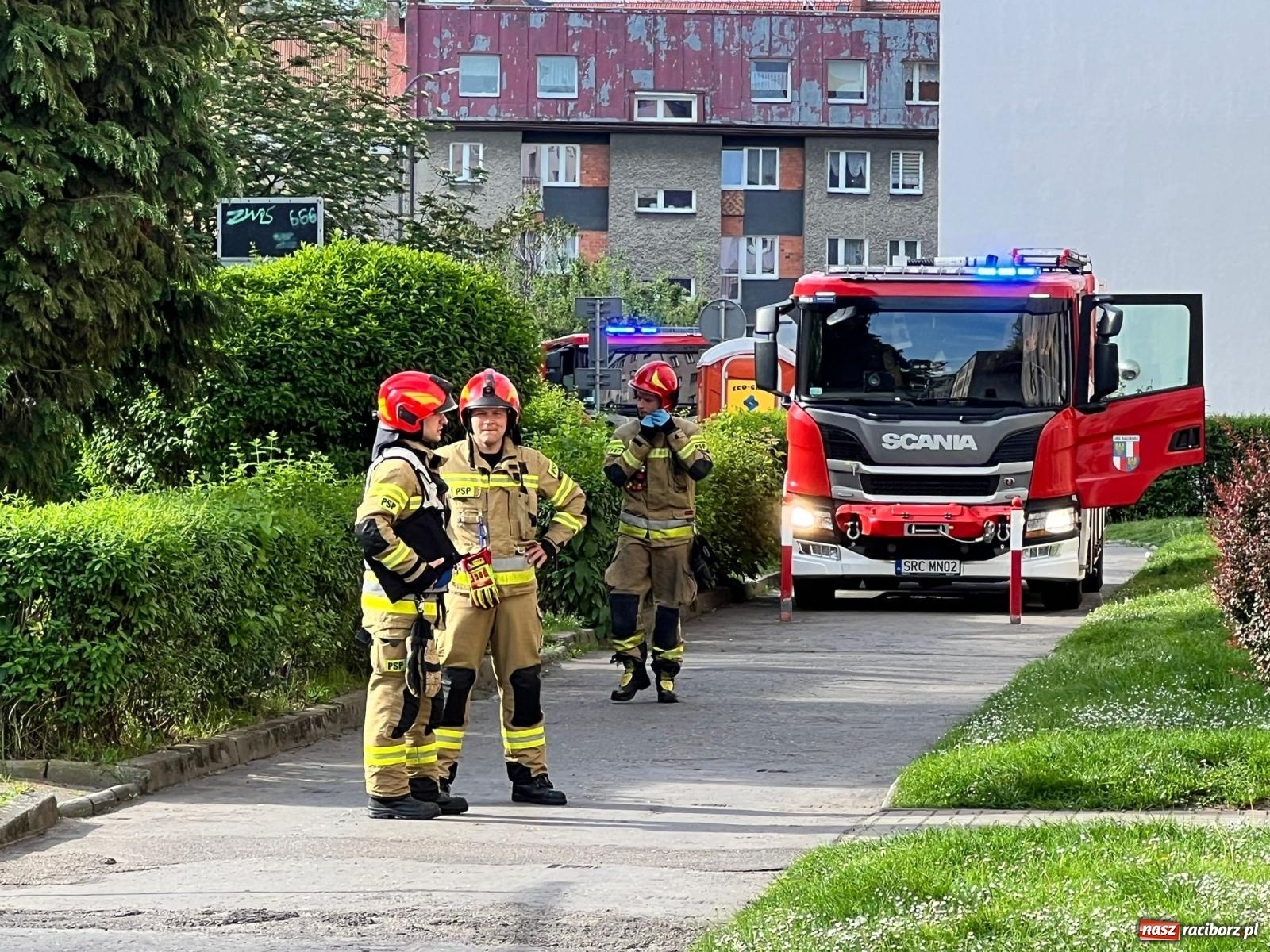 Zdjęcie w galerii na portalu naszraciborz.pl: Silne zadymienie w mieszkaniu przy Piwnej [FOTO] wiadomości z regionu