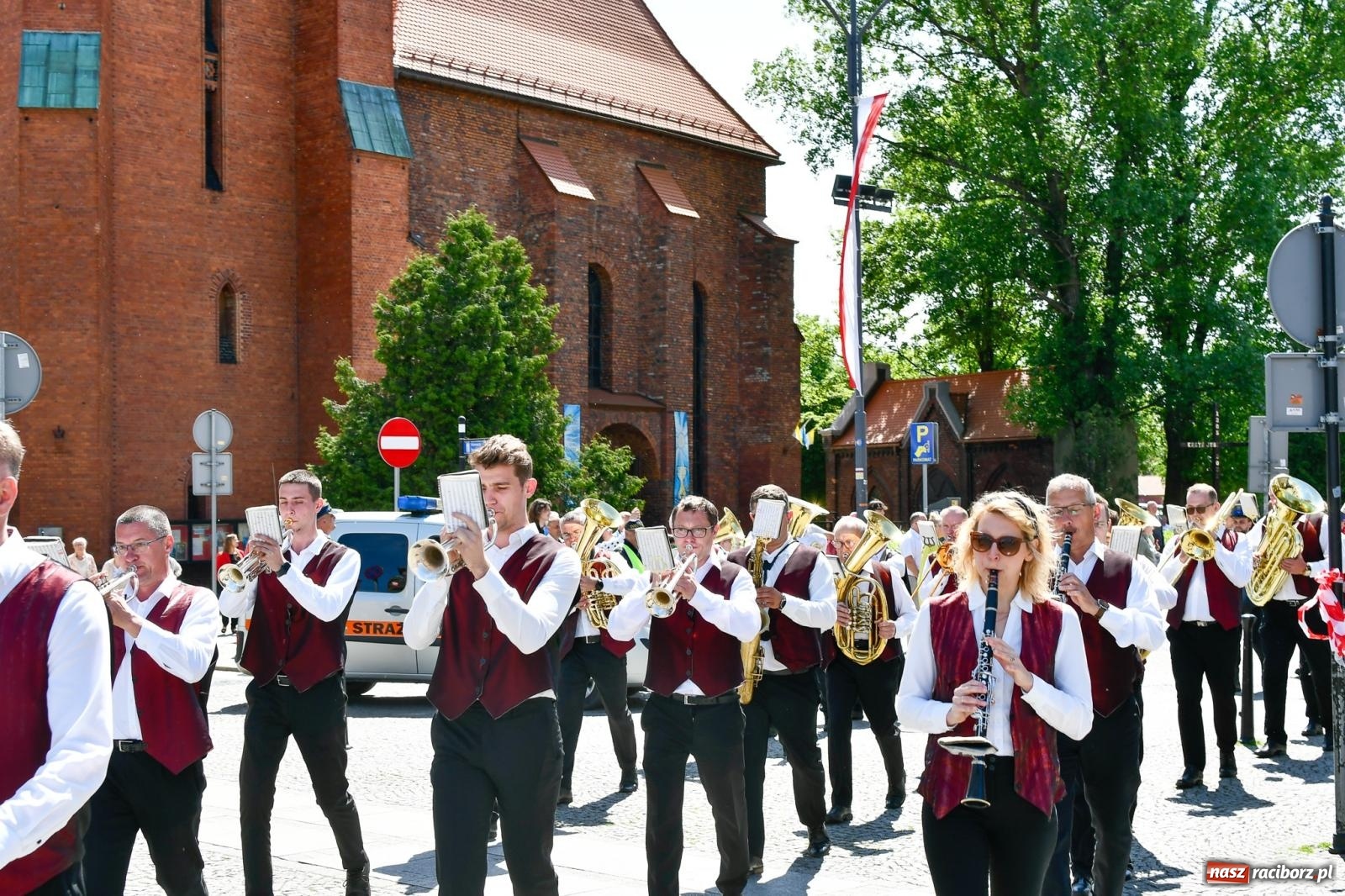 Zdjęcie w galerii na portalu naszraciborz.pl: Święto Narodowe Trzeciego Maja. Obchody w Raciborzu [FOTO i WIDEO] wiadomości z regionu