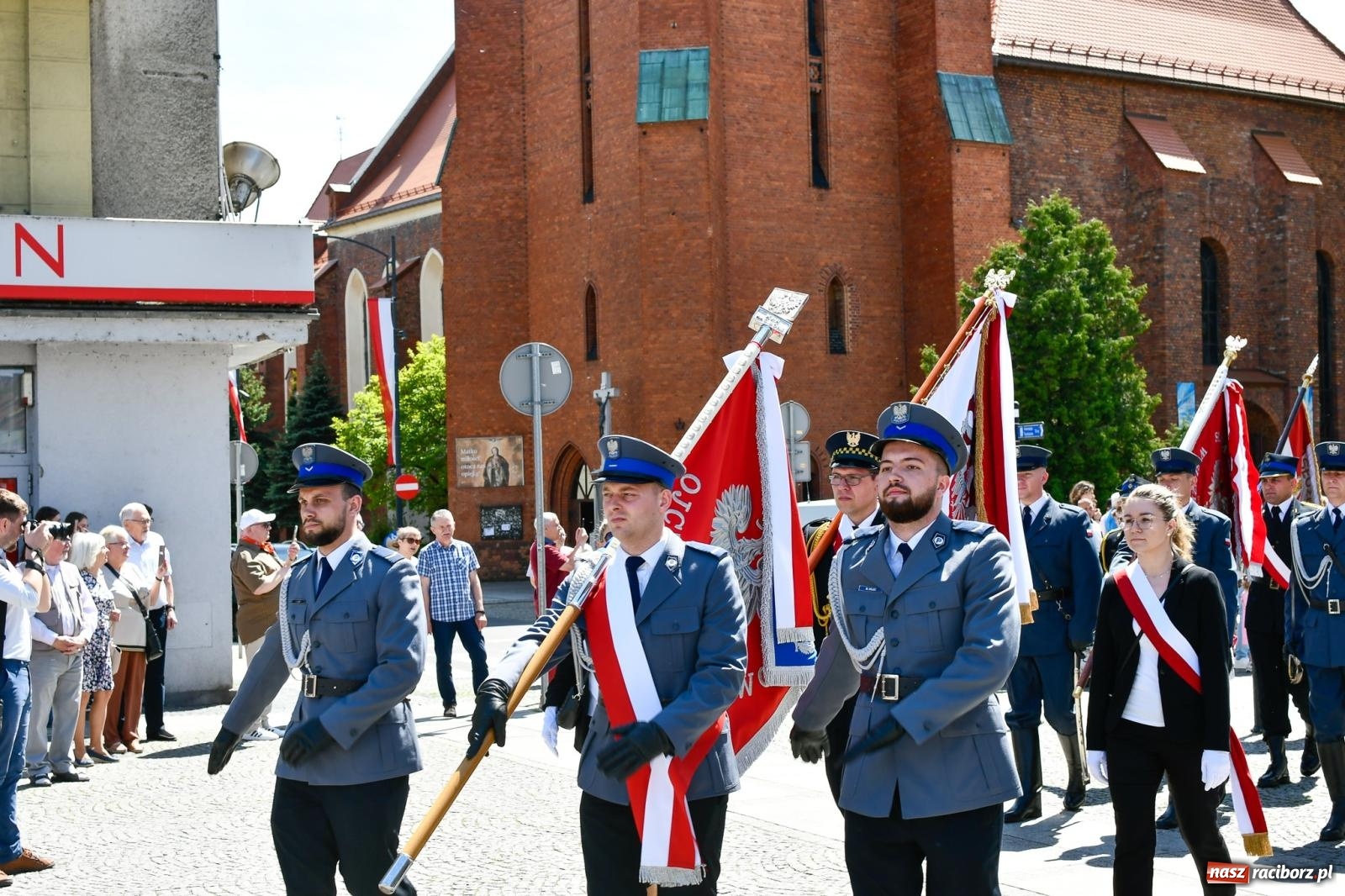 Zdjęcie w galerii na portalu naszraciborz.pl: Święto Narodowe Trzeciego Maja. Obchody w Raciborzu [FOTO i WIDEO] wiadomości z regionu
