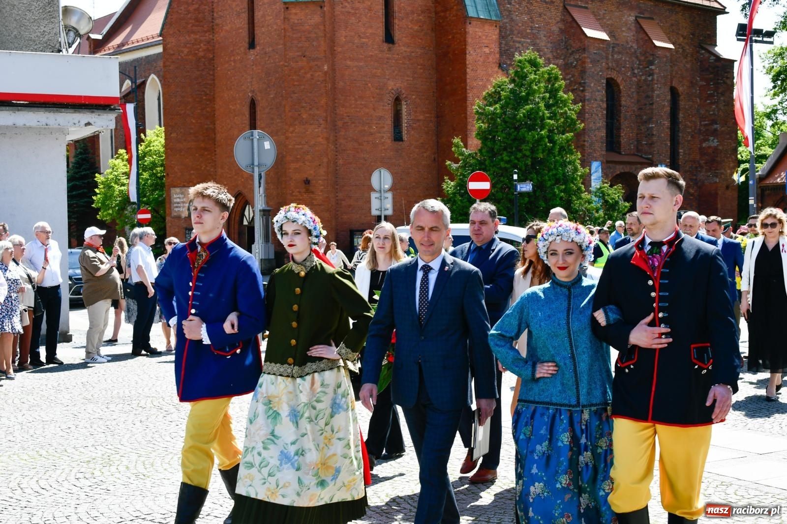Zdjęcie w galerii na portalu naszraciborz.pl: Święto Narodowe Trzeciego Maja. Obchody w Raciborzu [FOTO i WIDEO] wiadomości z regionu