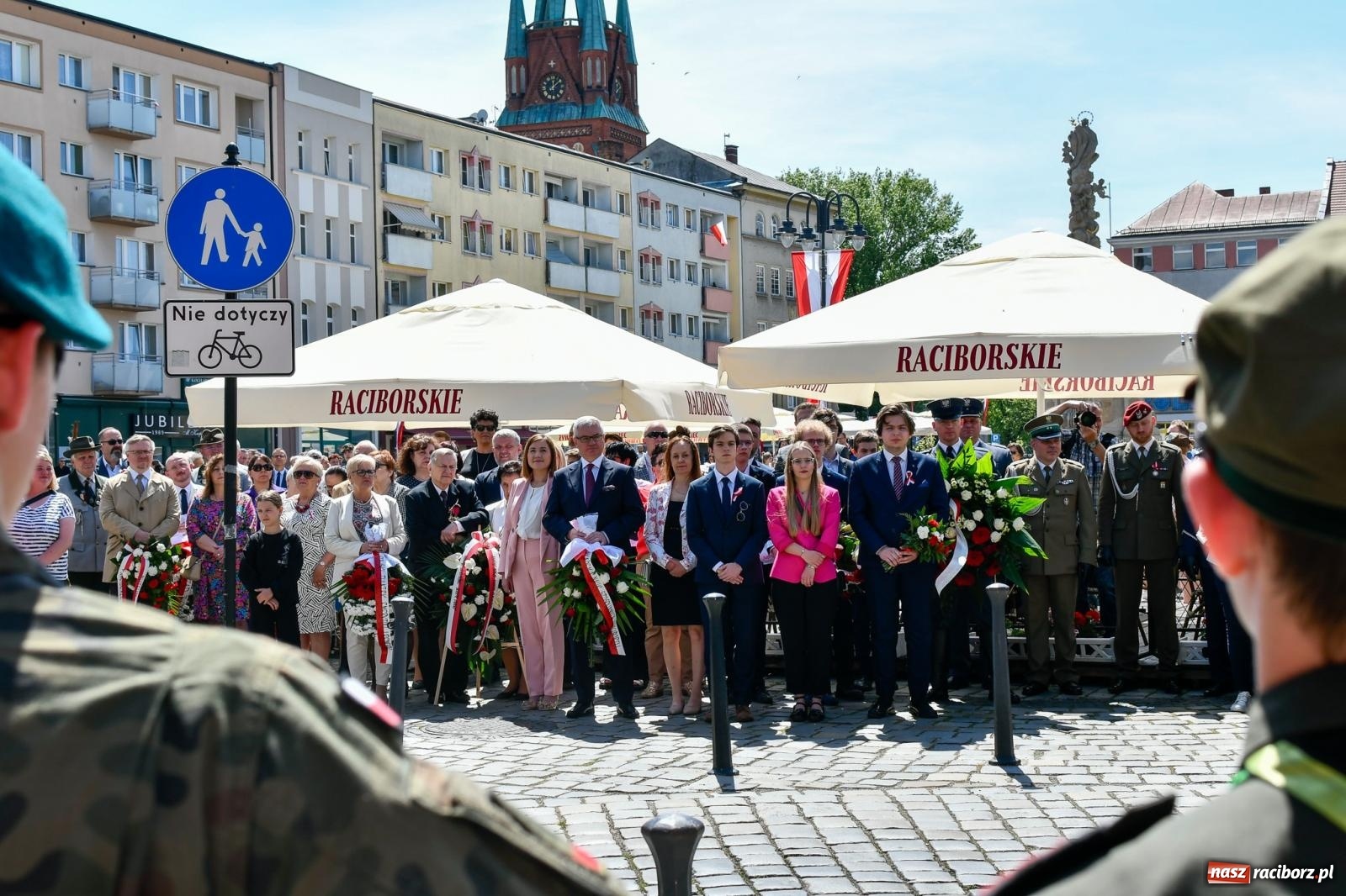 Zdjęcie w galerii na portalu naszraciborz.pl: Święto Narodowe Trzeciego Maja. Obchody w Raciborzu [FOTO i WIDEO] wiadomości z regionu