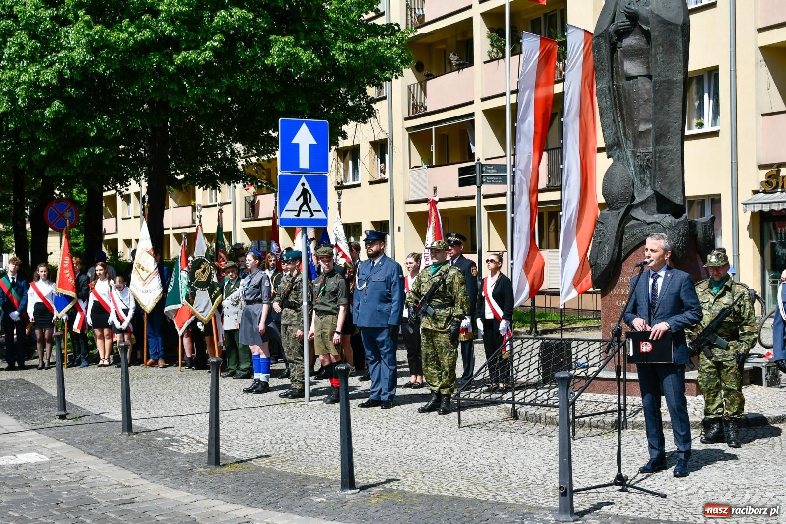 Zdjęcie w galerii na portalu naszraciborz.pl: Święto Narodowe Trzeciego Maja. Obchody w Raciborzu [FOTO i WIDEO] wiadomości z regionu
