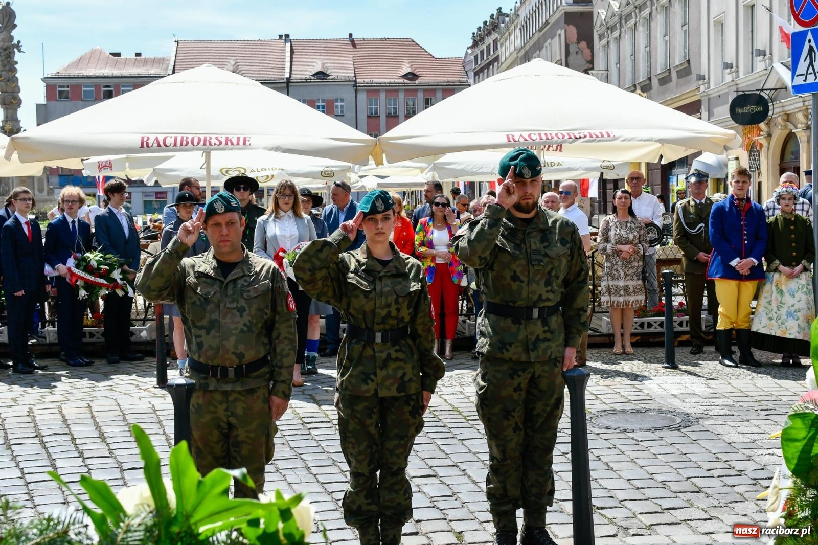 Zdjęcie w galerii na portalu naszraciborz.pl: Święto Narodowe Trzeciego Maja. Obchody w Raciborzu [FOTO i WIDEO] wiadomości z regionu