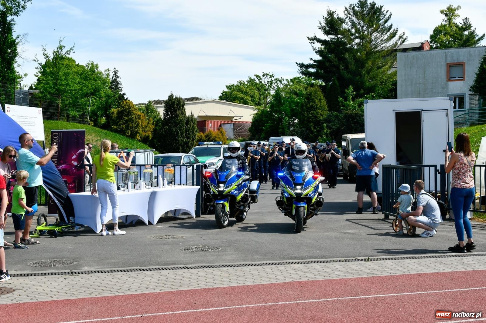 Zdjęcie w galerii na portalu naszraciborz.pl: Policyjna parada na I Memoriale im. asp. Michała Kędzierskiego [FOTO i WIDEO] wiadomości z regionu