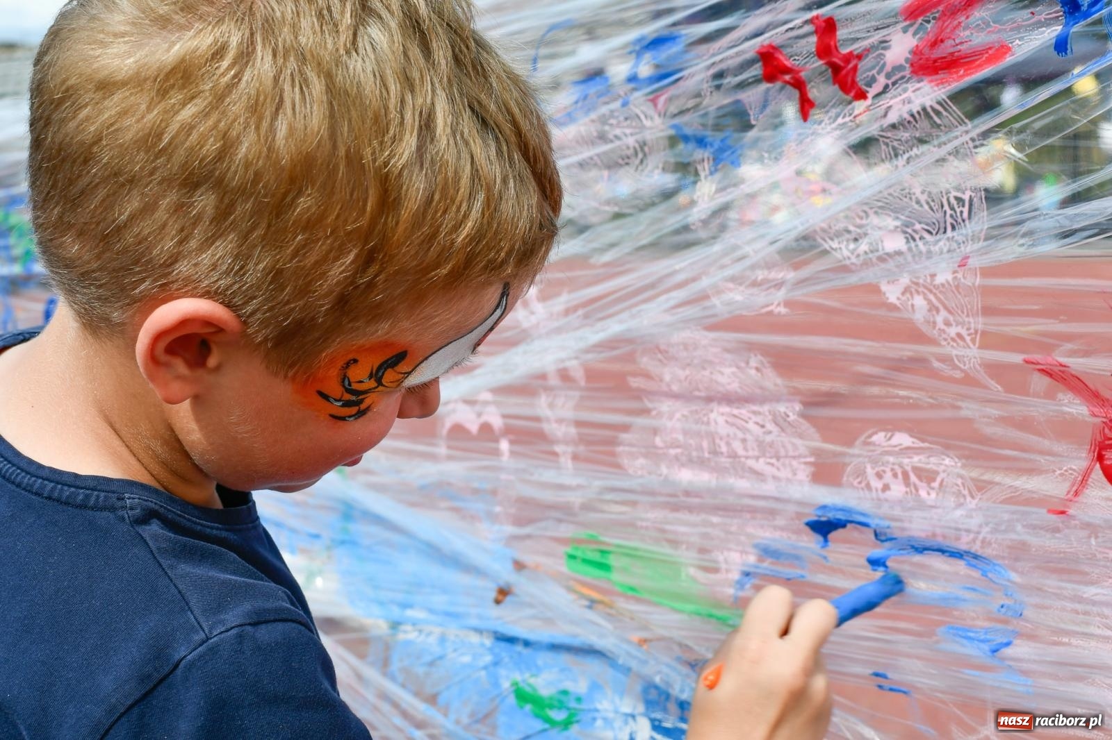 Zdjęcie w galerii na portalu naszraciborz.pl: Policyjna parada na I Memoriale im. asp. Michała Kędzierskiego [FOTO i WIDEO] wiadomości z regionu