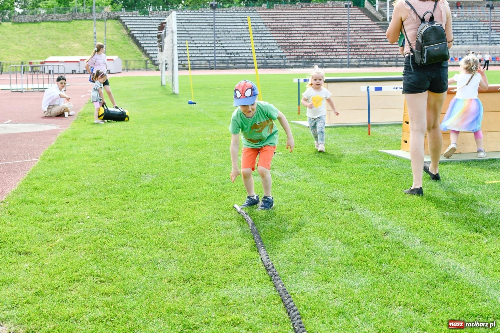 Zdjęcie w galerii na portalu naszraciborz.pl: Policyjna parada na I Memoriale im. asp. Michała Kędzierskiego [FOTO i WIDEO] wiadomości z regionu