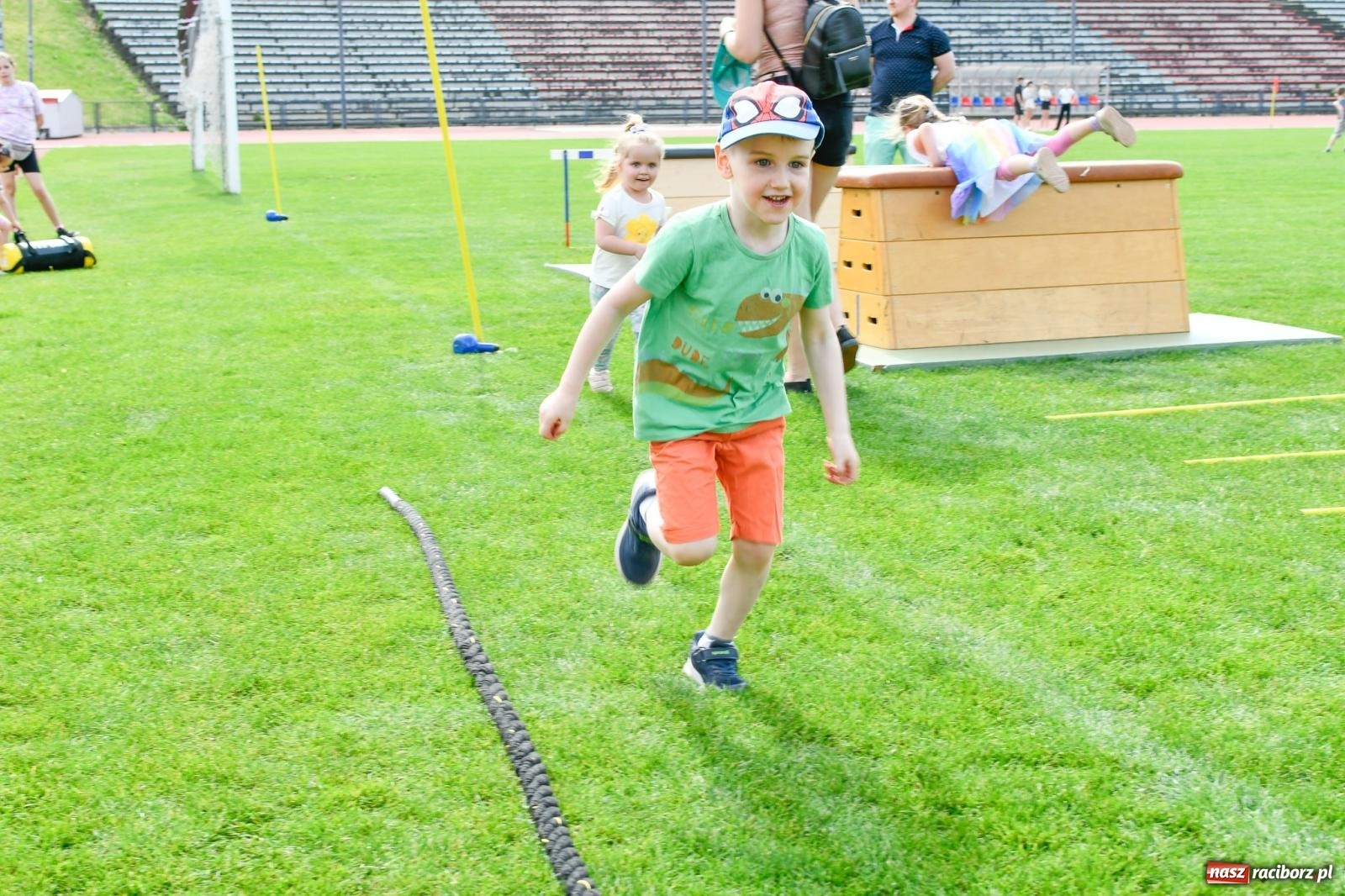 Zdjęcie w galerii na portalu naszraciborz.pl: Policyjna parada na I Memoriale im. asp. Michała Kędzierskiego [FOTO i WIDEO] wiadomości z regionu