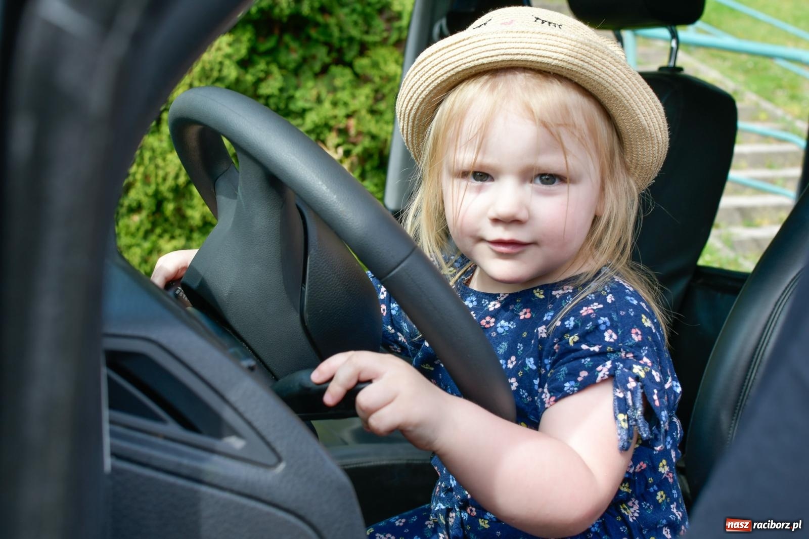 Zdjęcie w galerii na portalu naszraciborz.pl: Policyjna parada na I Memoriale im. asp. Michała Kędzierskiego [FOTO i WIDEO] wiadomości z regionu
