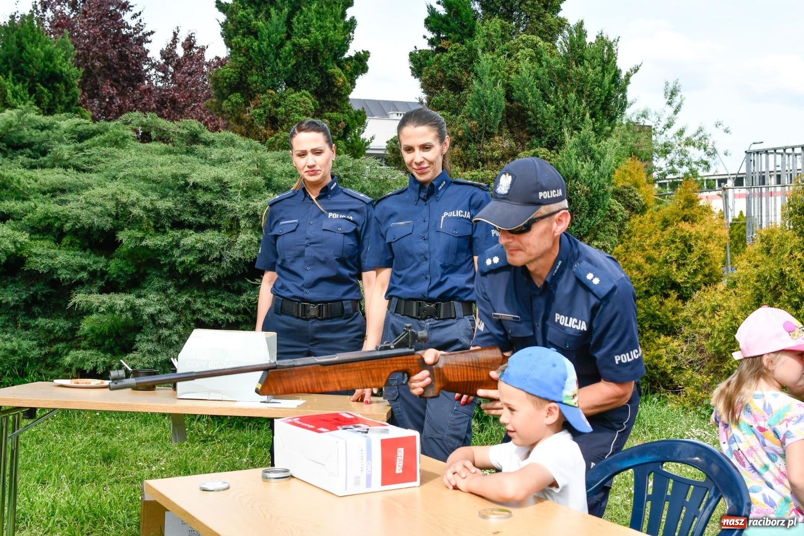 Zdjęcie w galerii na portalu naszraciborz.pl: Policyjna parada na I Memoriale im. asp. Michała Kędzierskiego [FOTO i WIDEO] wiadomości z regionu