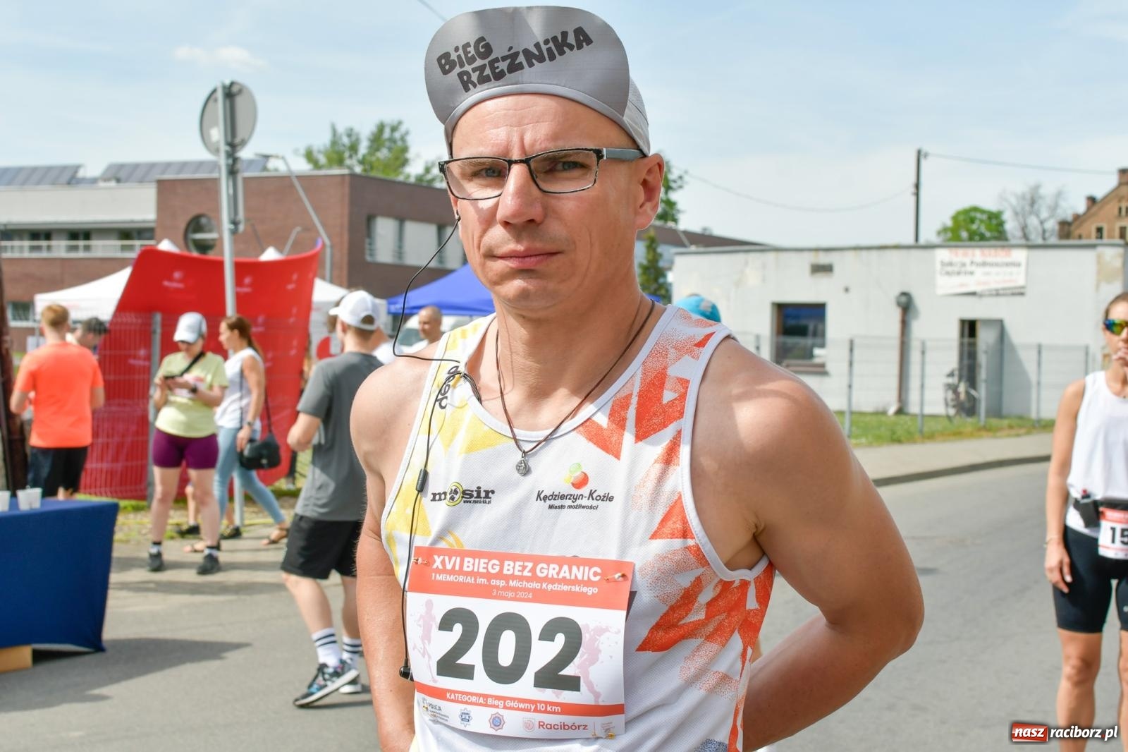 Zdjęcie w galerii na portalu naszraciborz.pl: Mateusz Mrówka wygrał XVI Bieg bez Granic [FOTO i WIDEO] wiadomości z regionu