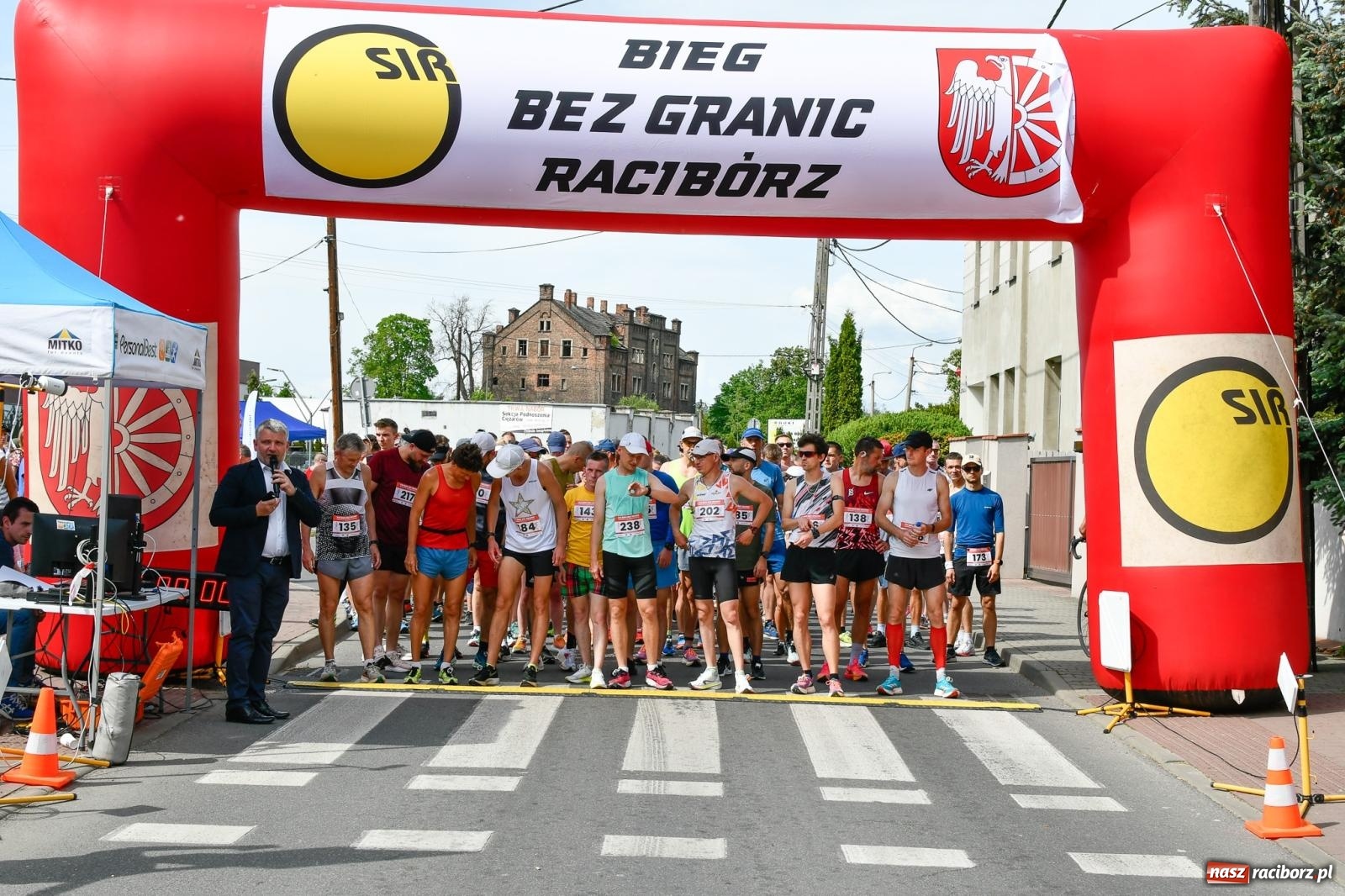 Zdjęcie w galerii na portalu naszraciborz.pl: Mateusz Mrówka wygrał XVI Bieg bez Granic [FOTO i WIDEO] wiadomości z regionu