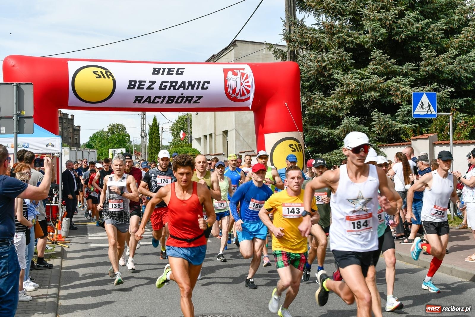 Zdjęcie w galerii na portalu naszraciborz.pl: Mateusz Mrówka wygrał XVI Bieg bez Granic [FOTO i WIDEO] wiadomości z regionu