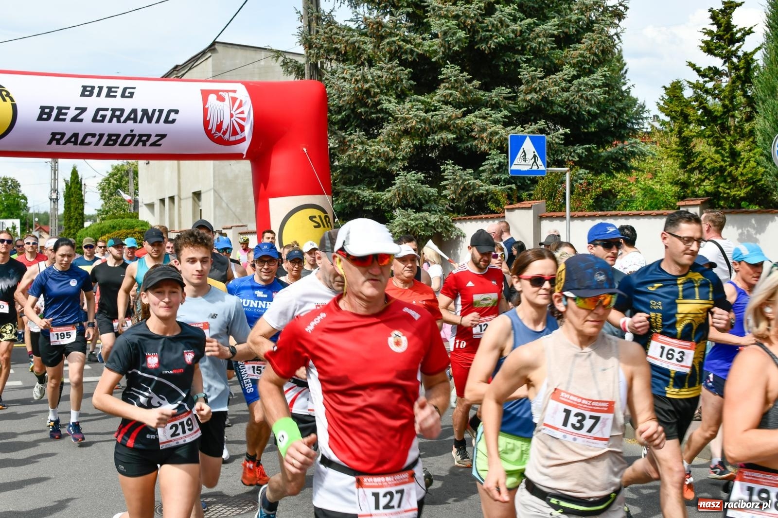 Zdjęcie w galerii na portalu naszraciborz.pl: Mateusz Mrówka wygrał XVI Bieg bez Granic [FOTO i WIDEO] wiadomości z regionu