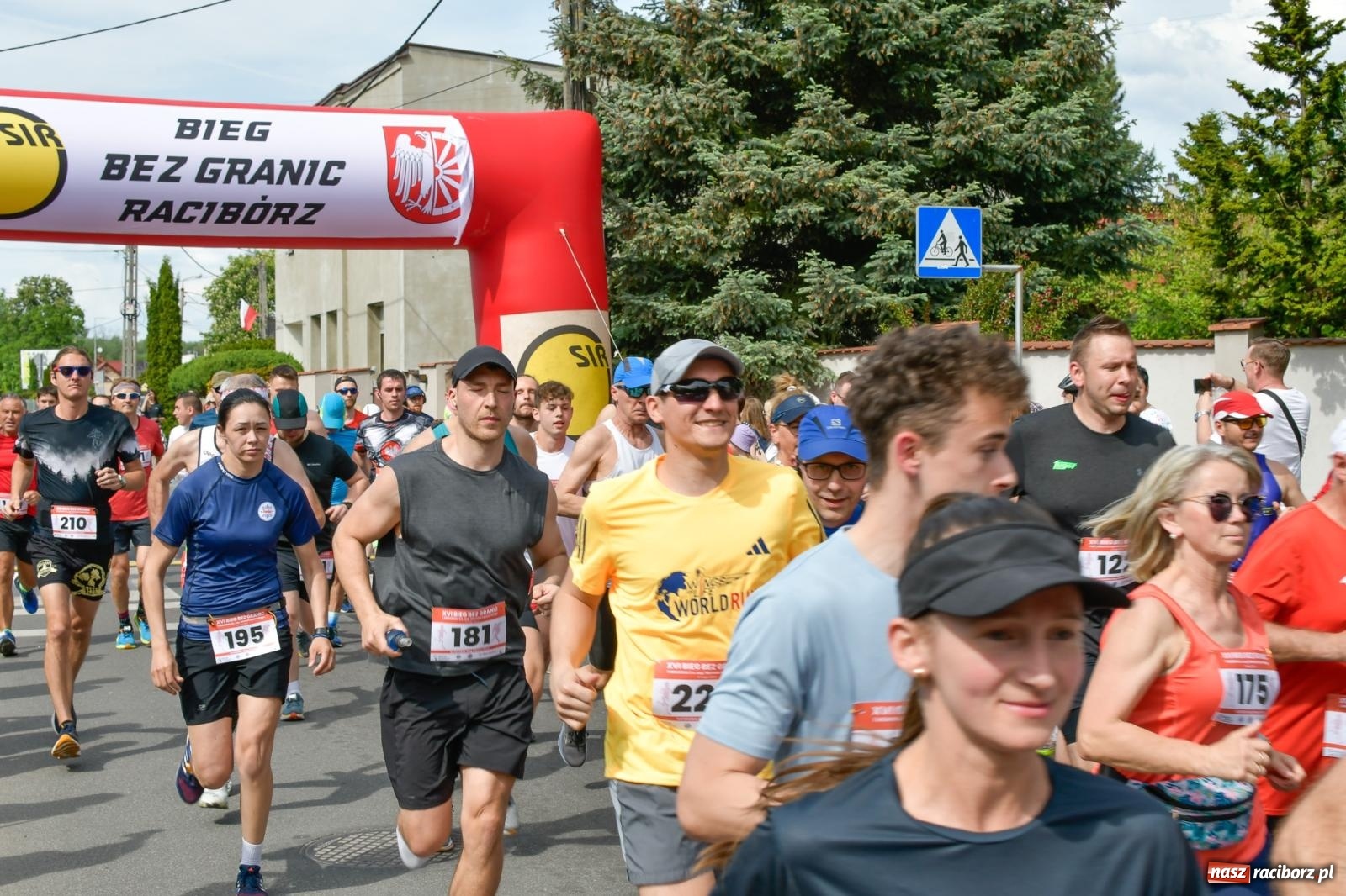 Zdjęcie w galerii na portalu naszraciborz.pl: Mateusz Mrówka wygrał XVI Bieg bez Granic [FOTO i WIDEO] wiadomości z regionu