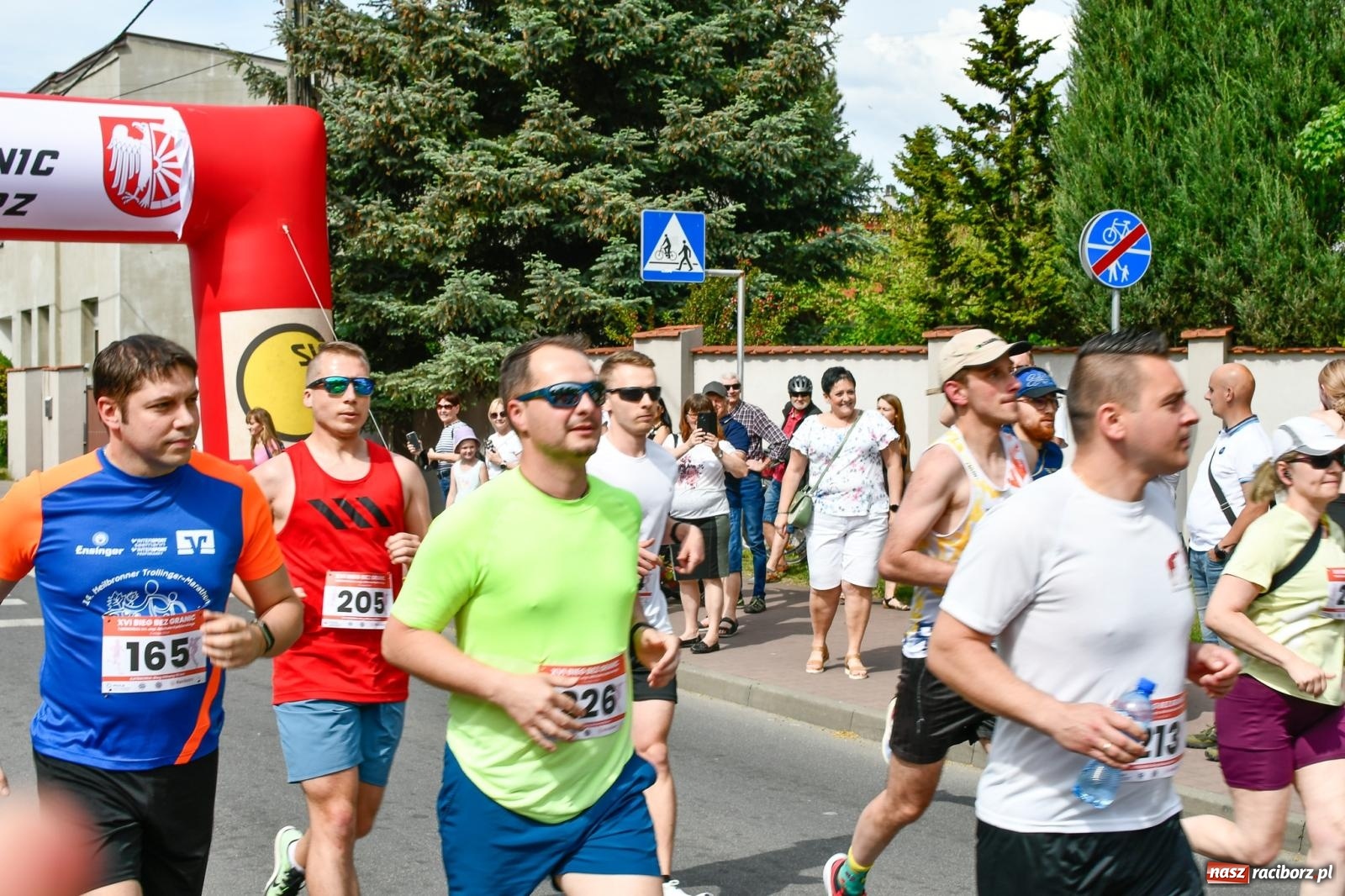 Zdjęcie w galerii na portalu naszraciborz.pl: Mateusz Mrówka wygrał XVI Bieg bez Granic [FOTO i WIDEO] wiadomości z regionu