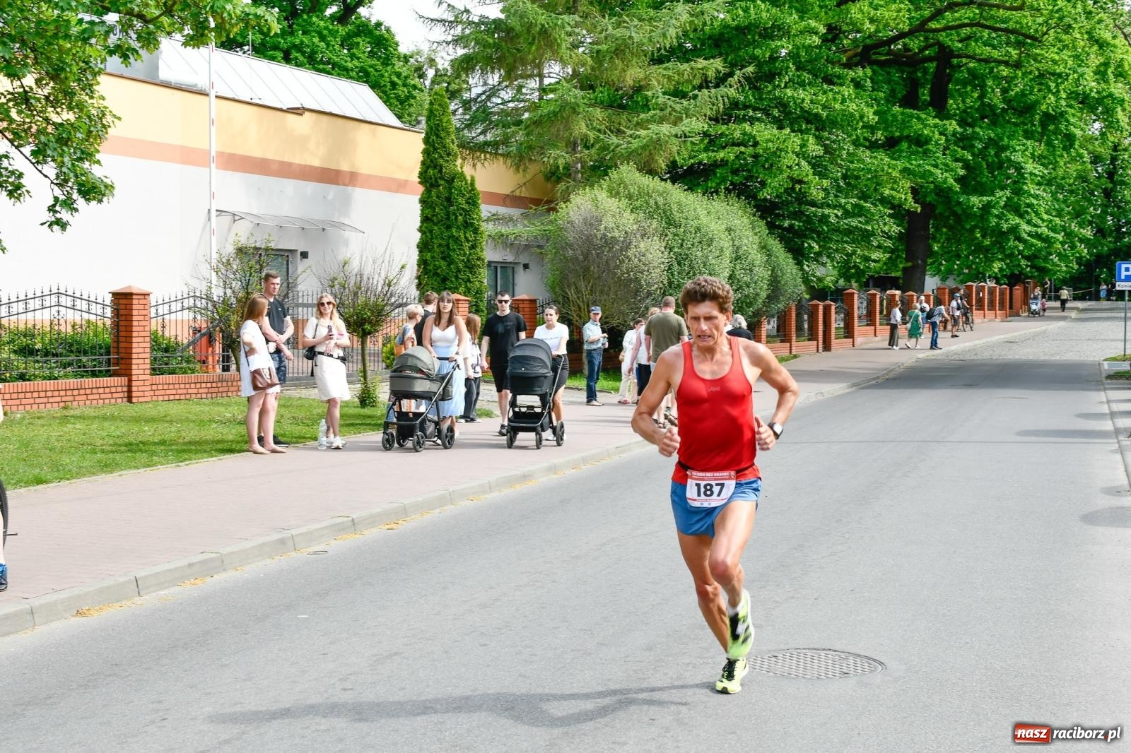 Zdjęcie w galerii na portalu naszraciborz.pl: Mateusz Mrówka wygrał XVI Bieg bez Granic [FOTO i WIDEO] wiadomości z regionu