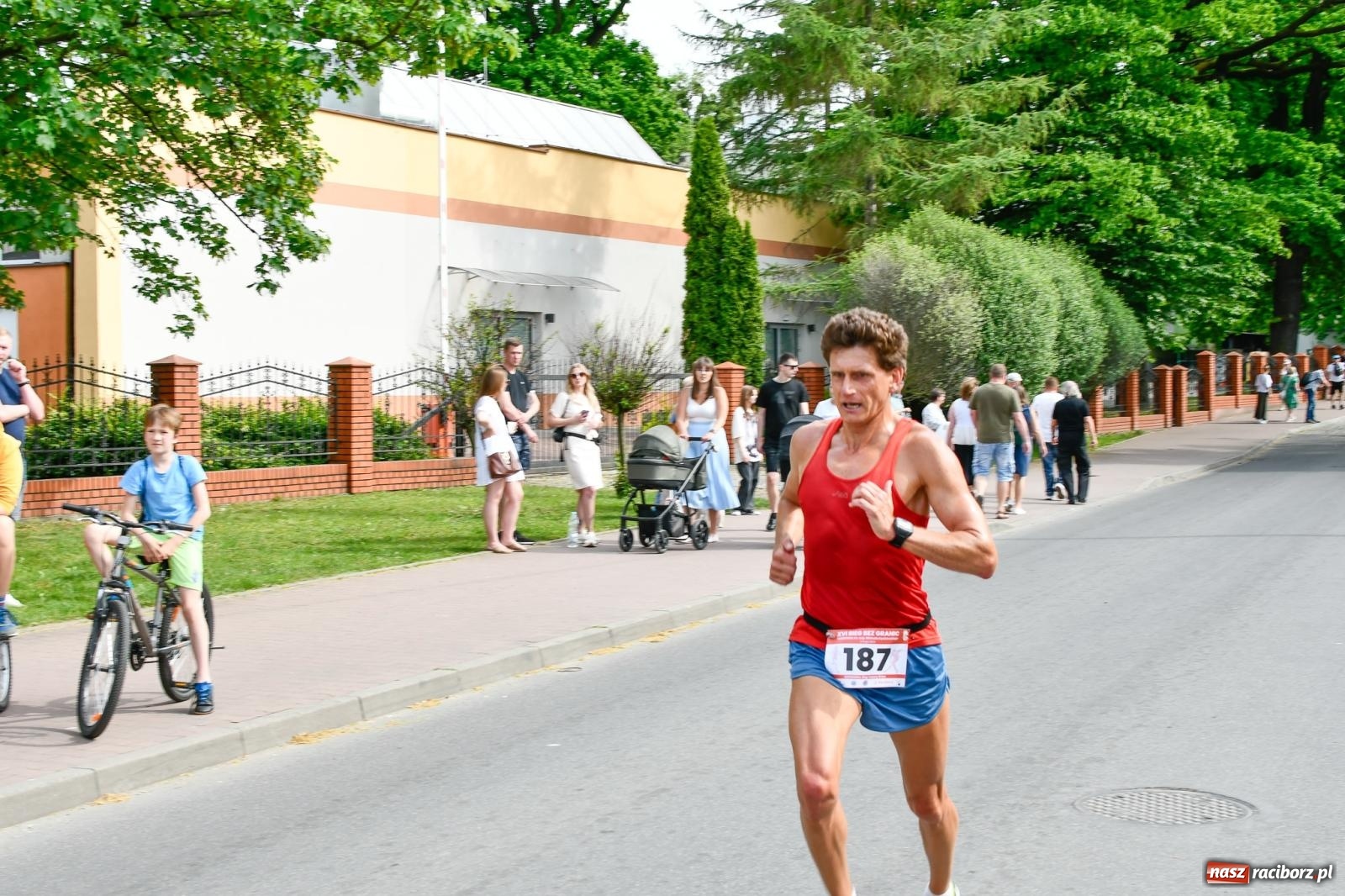 Zdjęcie w galerii na portalu naszraciborz.pl: Mateusz Mrówka wygrał XVI Bieg bez Granic [FOTO i WIDEO] wiadomości z regionu
