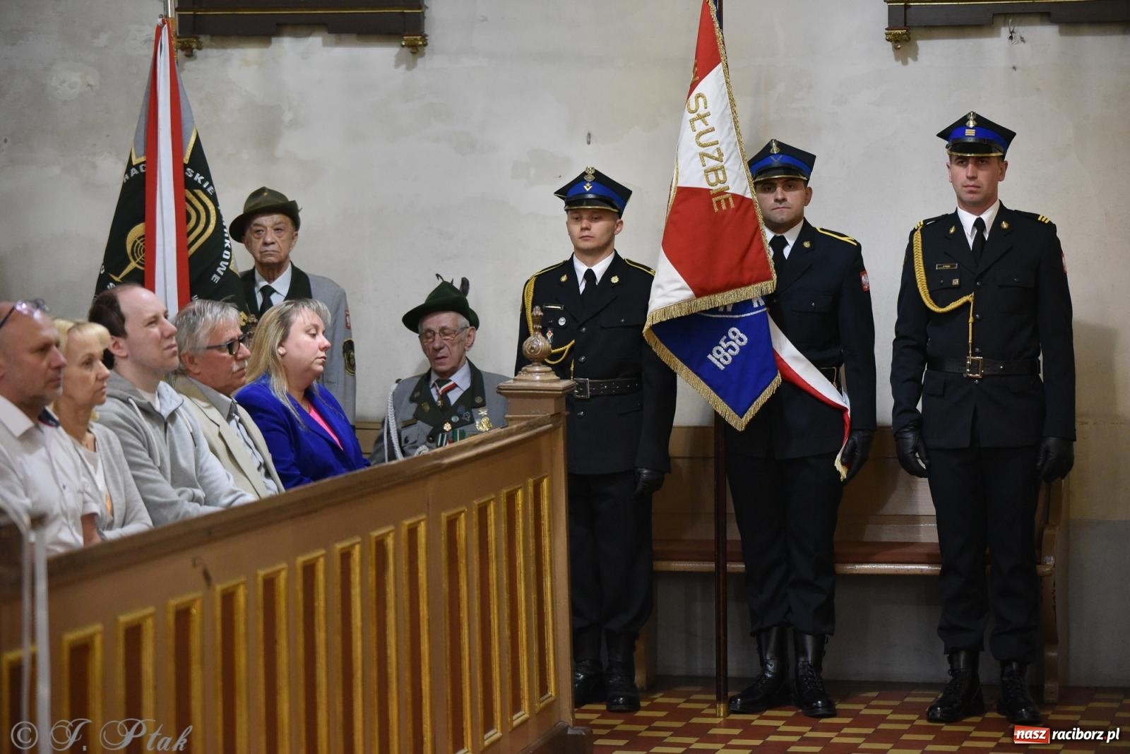 Zdjęcie w galerii na portalu naszraciborz.pl: Radosna patriotyczna majówka w Raciborzu [FOTO i WIDEO] wiadomości z regionu