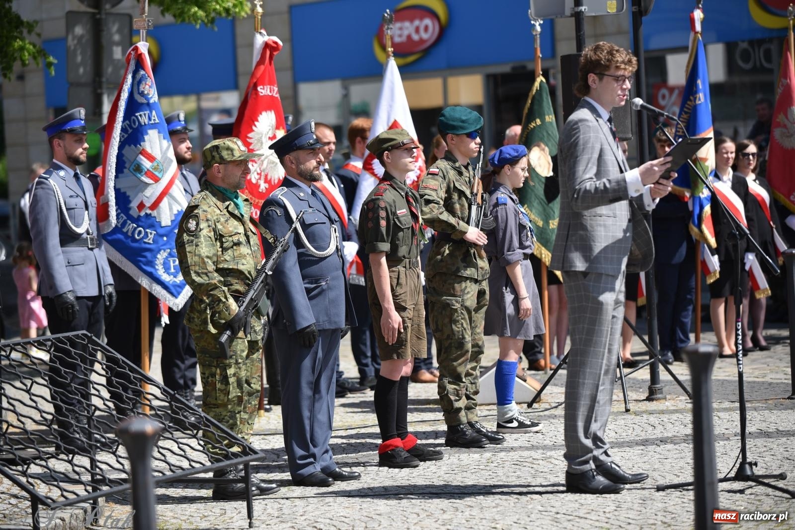 Zdjęcie w galerii na portalu naszraciborz.pl: Radosna patriotyczna majówka w Raciborzu [FOTO i WIDEO] wiadomości z regionu