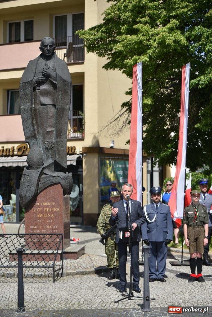 Zdjęcie w galerii na portalu naszraciborz.pl: Radosna patriotyczna majówka w Raciborzu [FOTO i WIDEO] wiadomości z regionu