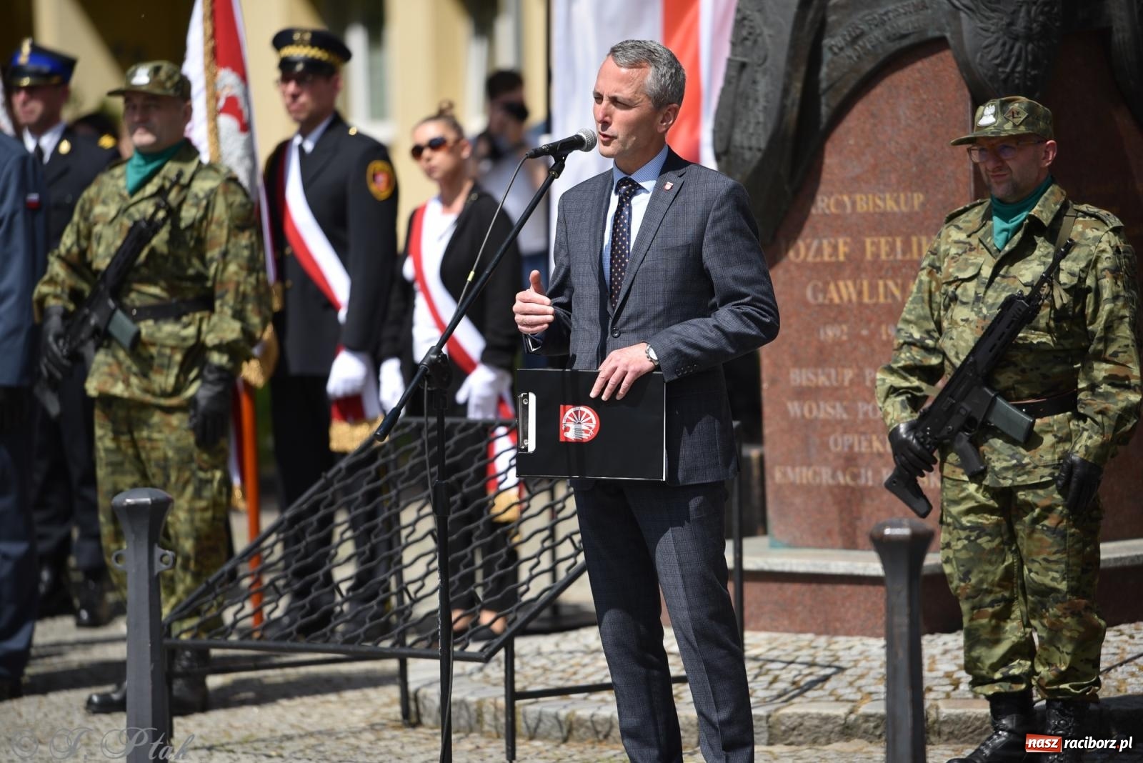 Zdjęcie w galerii na portalu naszraciborz.pl: Radosna patriotyczna majówka w Raciborzu [FOTO i WIDEO] wiadomości z regionu
