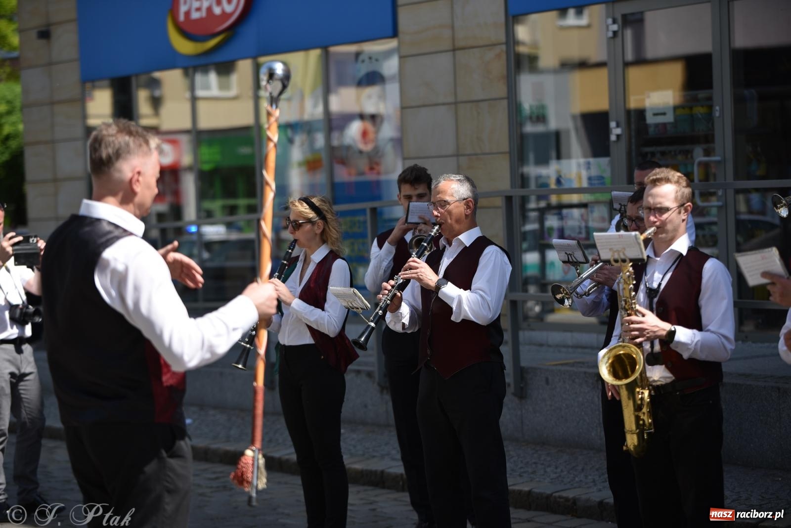 Zdjęcie w galerii na portalu naszraciborz.pl: Radosna patriotyczna majówka w Raciborzu [FOTO i WIDEO] wiadomości z regionu