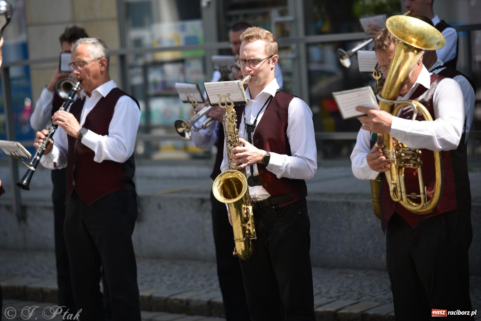Zdjęcie w galerii na portalu naszraciborz.pl: Radosna patriotyczna majówka w Raciborzu [FOTO i WIDEO] wiadomości z regionu