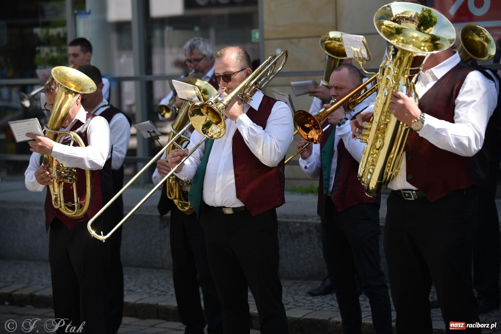 Zdjęcie w galerii na portalu naszraciborz.pl: Radosna patriotyczna majówka w Raciborzu [FOTO i WIDEO] wiadomości z regionu
