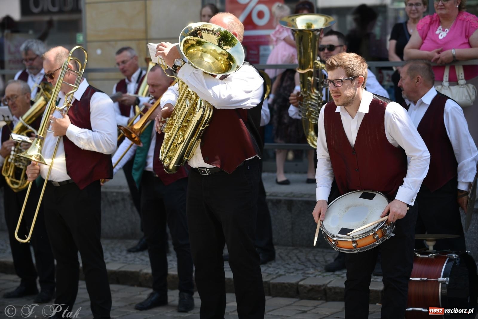 Zdjęcie w galerii na portalu naszraciborz.pl: Radosna patriotyczna majówka w Raciborzu [FOTO i WIDEO] wiadomości z regionu