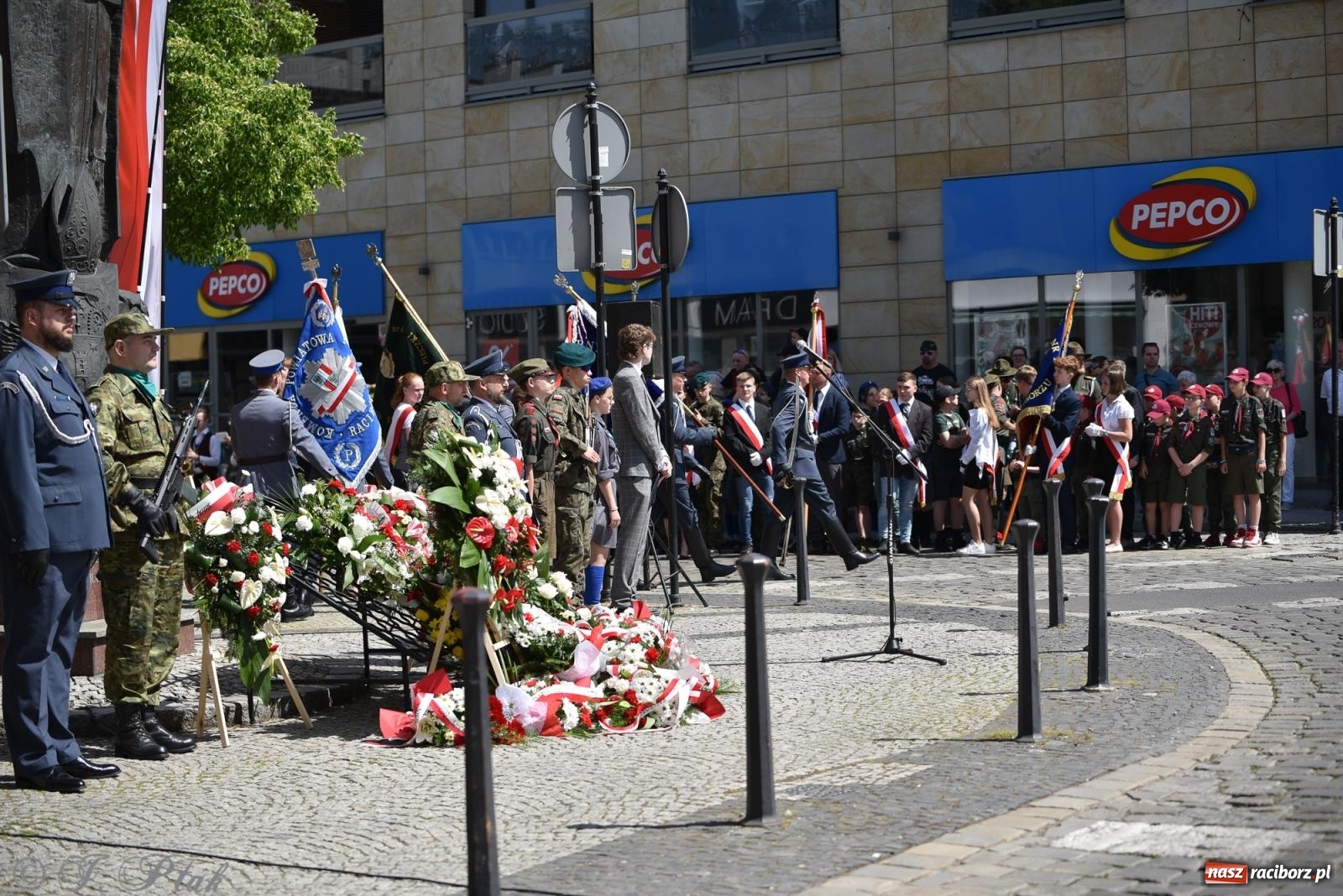 Zdjęcie w galerii na portalu naszraciborz.pl: Radosna patriotyczna majówka w Raciborzu [FOTO i WIDEO] wiadomości z regionu