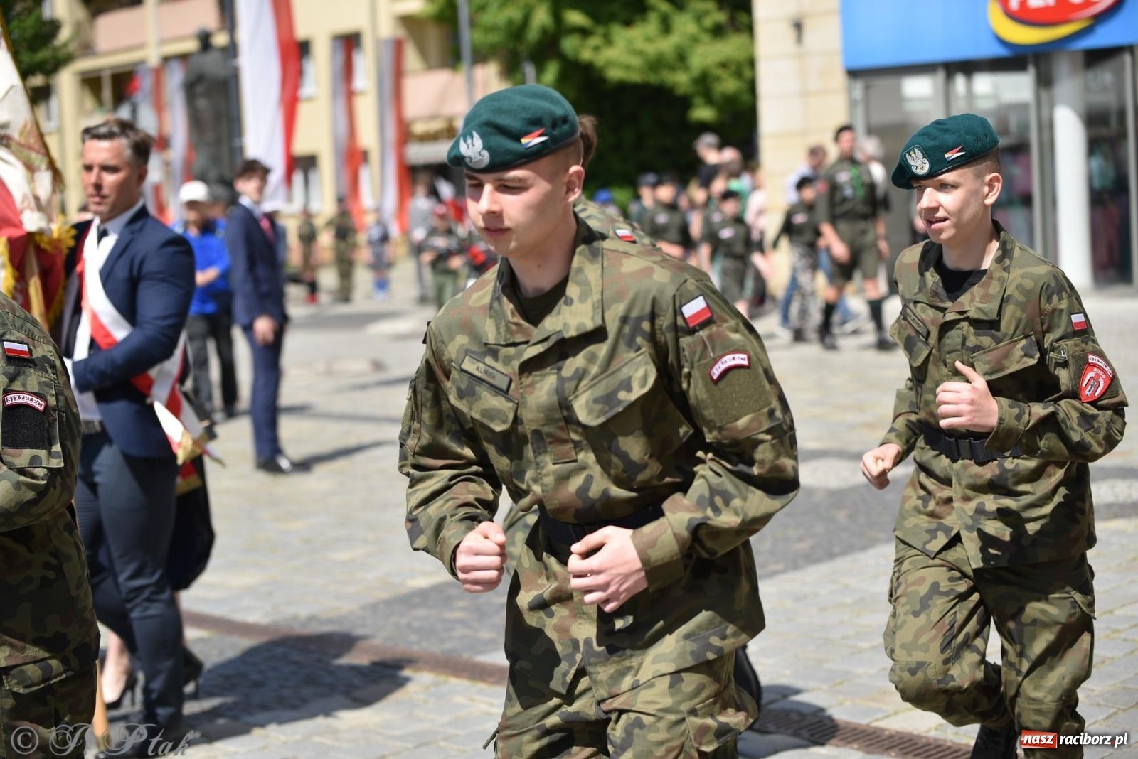 Zdjęcie w galerii na portalu naszraciborz.pl: Radosna patriotyczna majówka w Raciborzu [FOTO i WIDEO] wiadomości z regionu