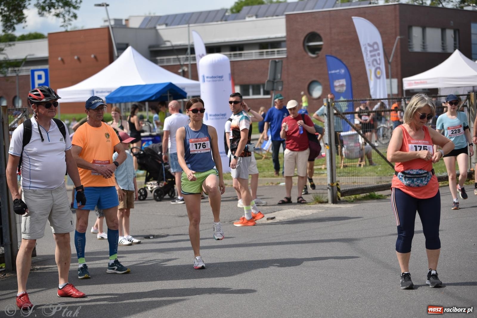 Zdjęcie w galerii na portalu naszraciborz.pl: XVI Bieg bez Granic i piłkarski turniej drużyn mundurowych [FOTO] wiadomości z regionu