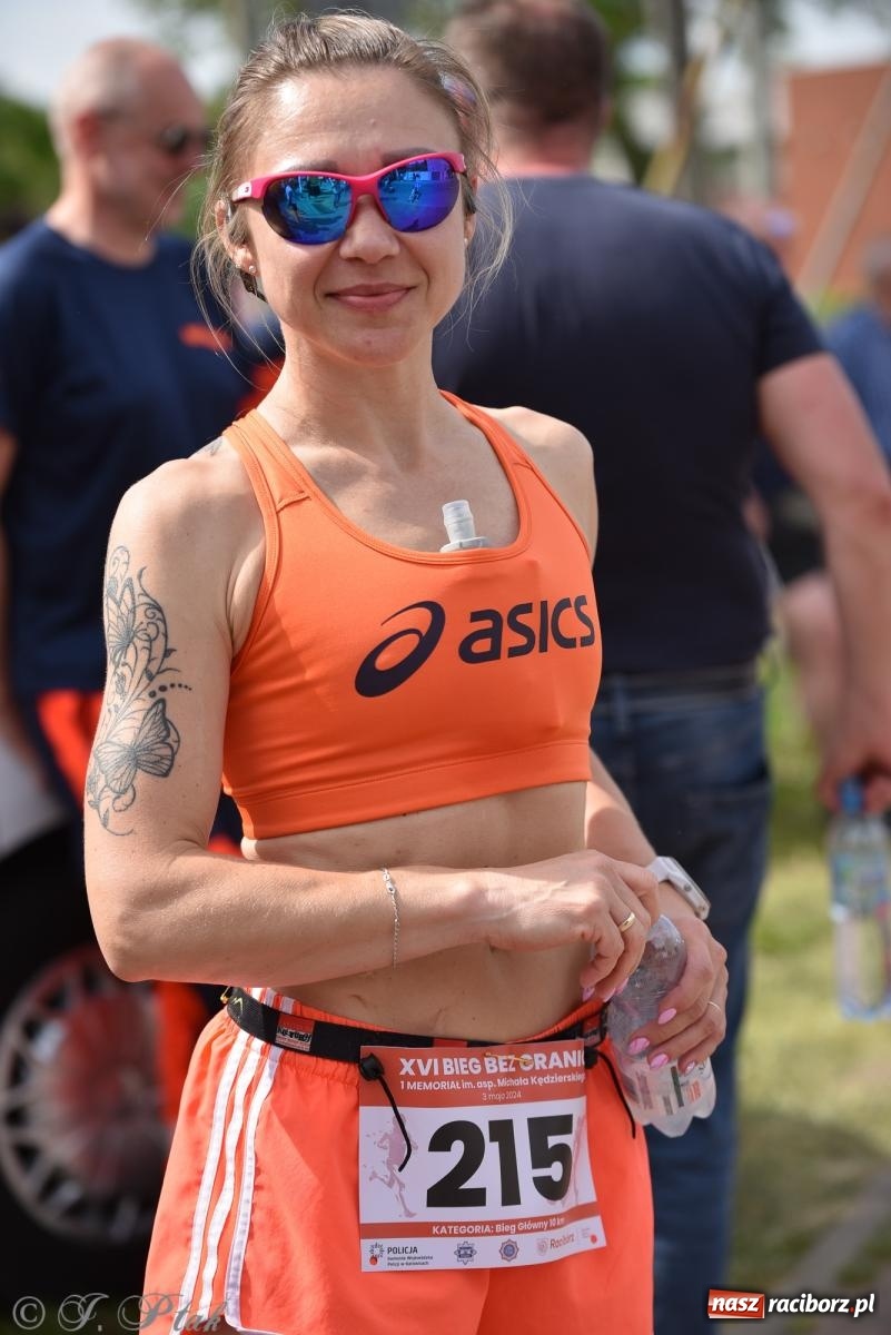 Zdjęcie w galerii na portalu naszraciborz.pl: XVI Bieg bez Granic i piłkarski turniej drużyn mundurowych [FOTO] wiadomości z regionu